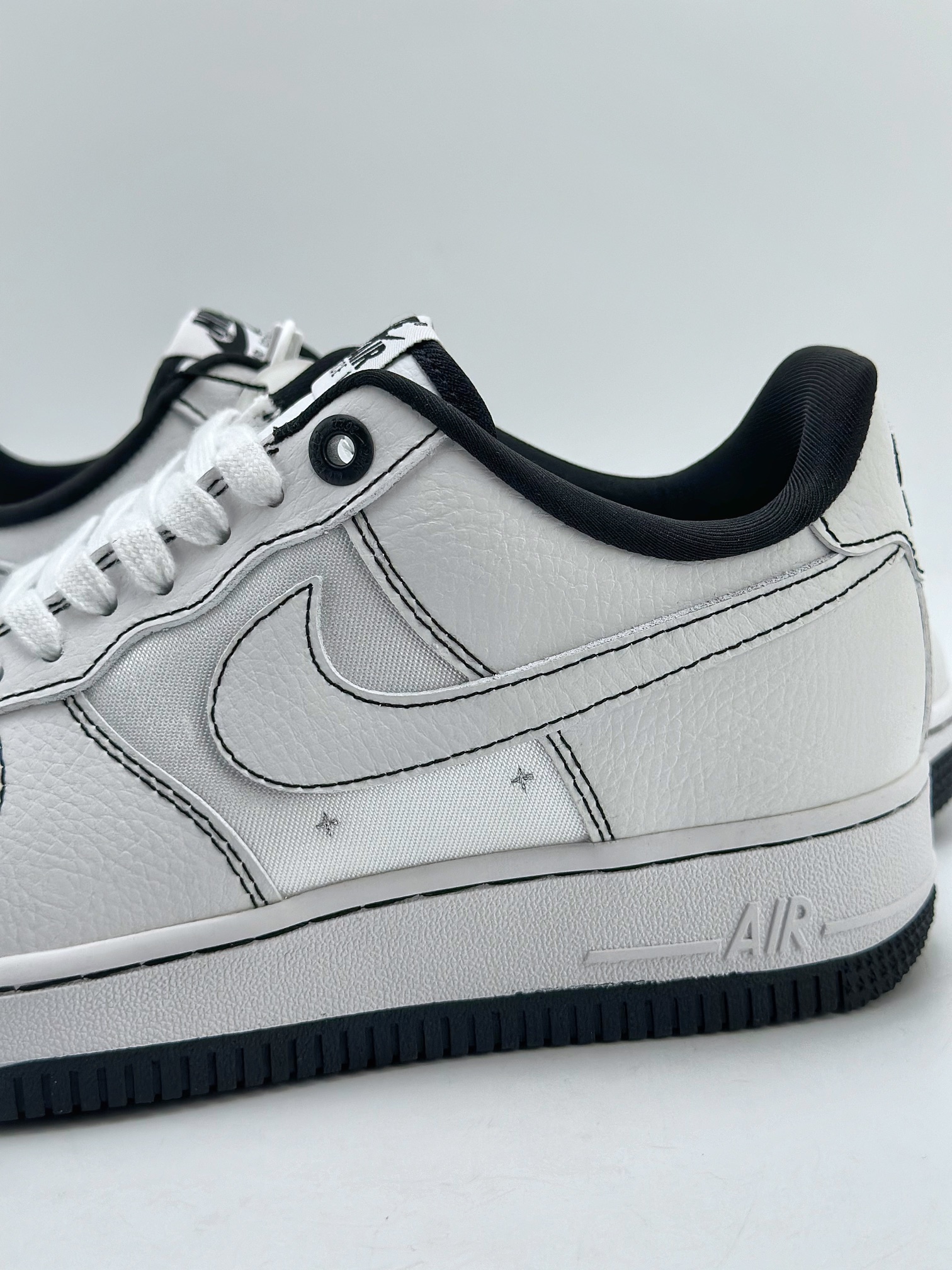 Nike Air Force 1 Low 07 黑白缝线 丝绸 9