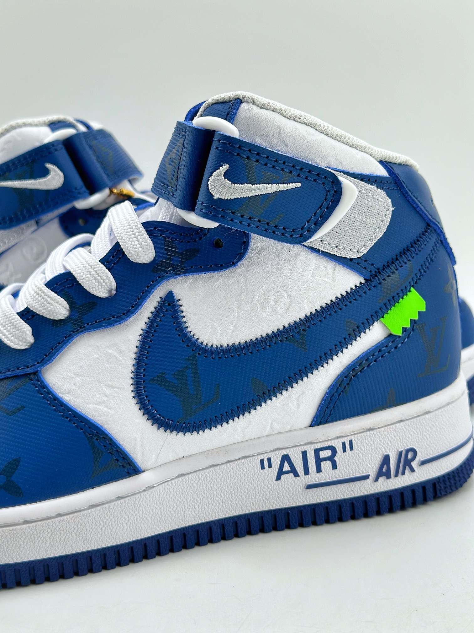 Nike Air Force 1 Mid 07 x Louis Vuitton 白蓝 9