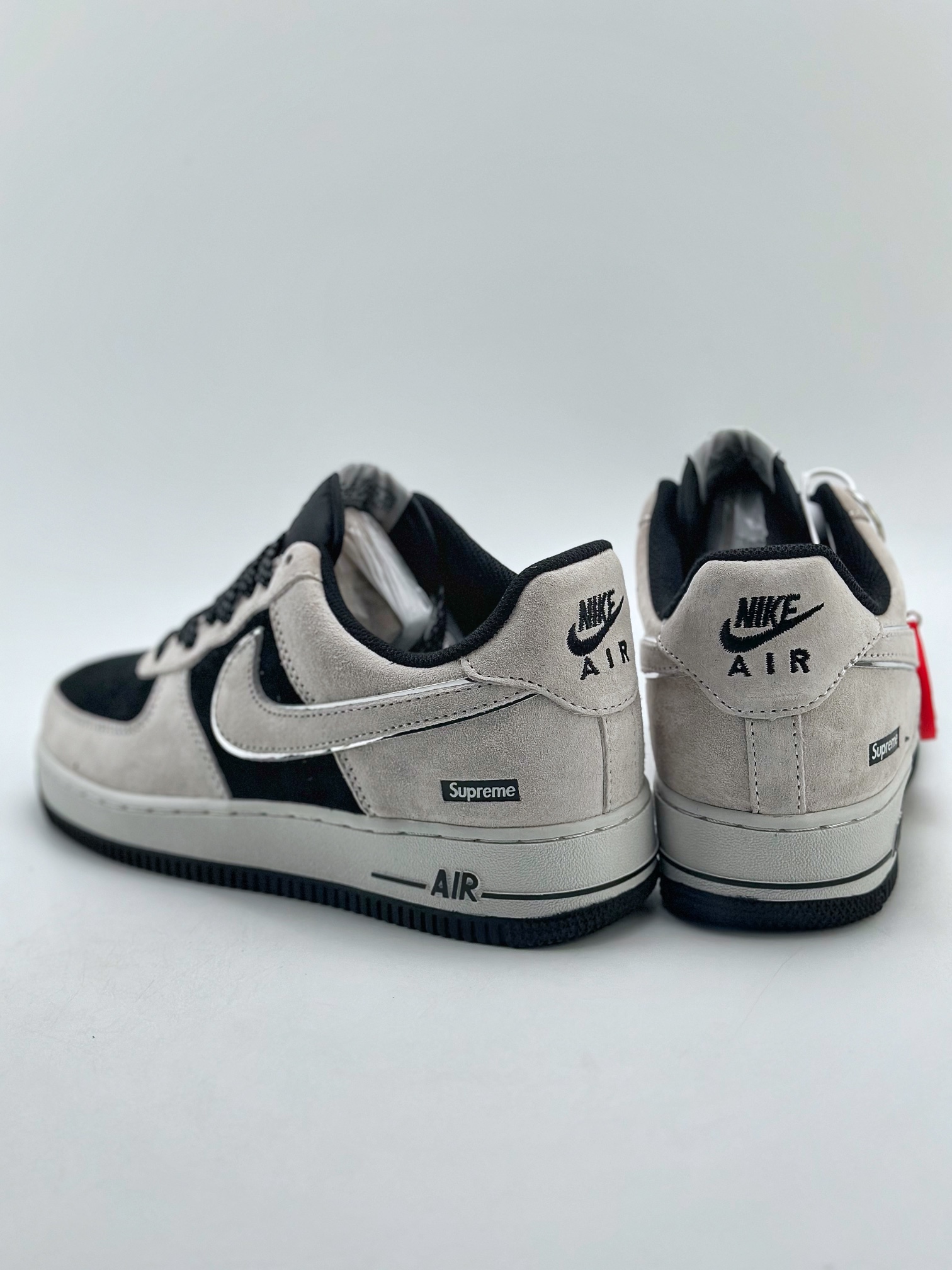 Nike Air Force 1 Low '07 x Supreme Grey Black 5