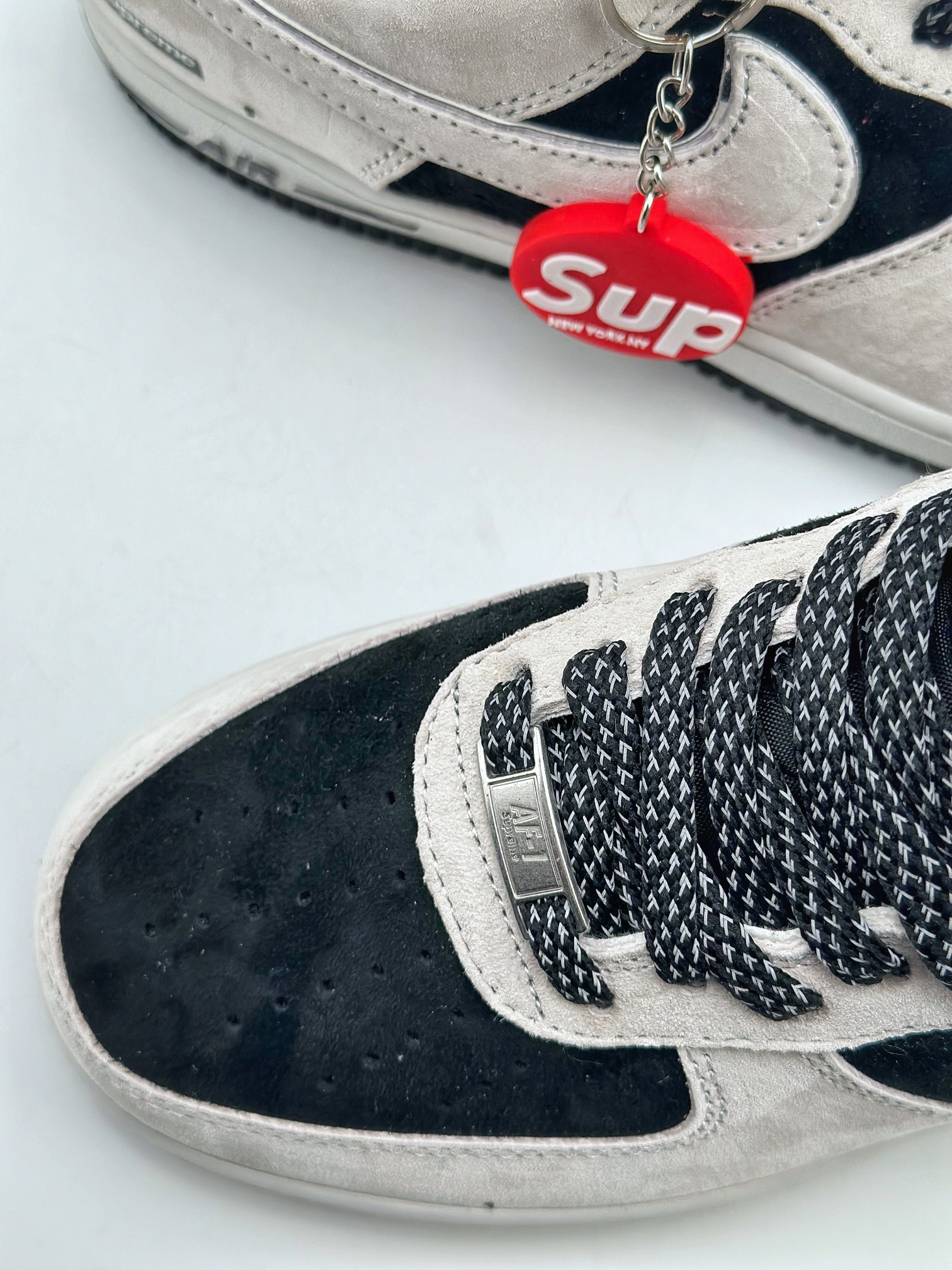 Nike Air Force 1 Low '07 x Supreme Grey Black 8