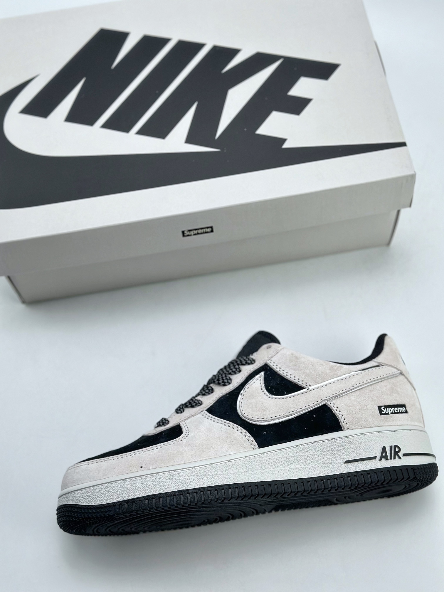 Nike Air Force 1 Low '07 x Supreme Grey Black 7