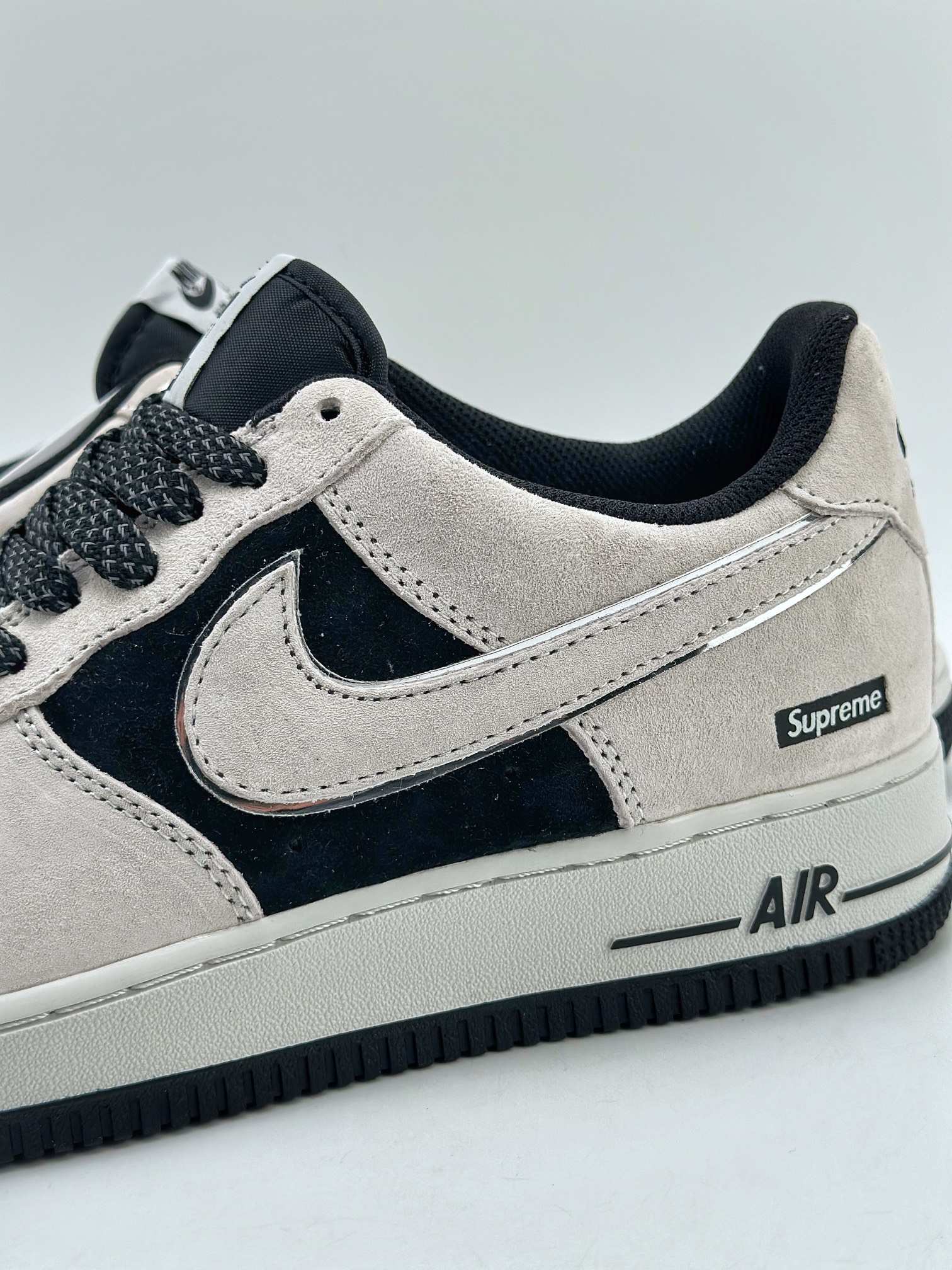 Nike Air Force 1 Low '07 x Supreme Grey Black 9