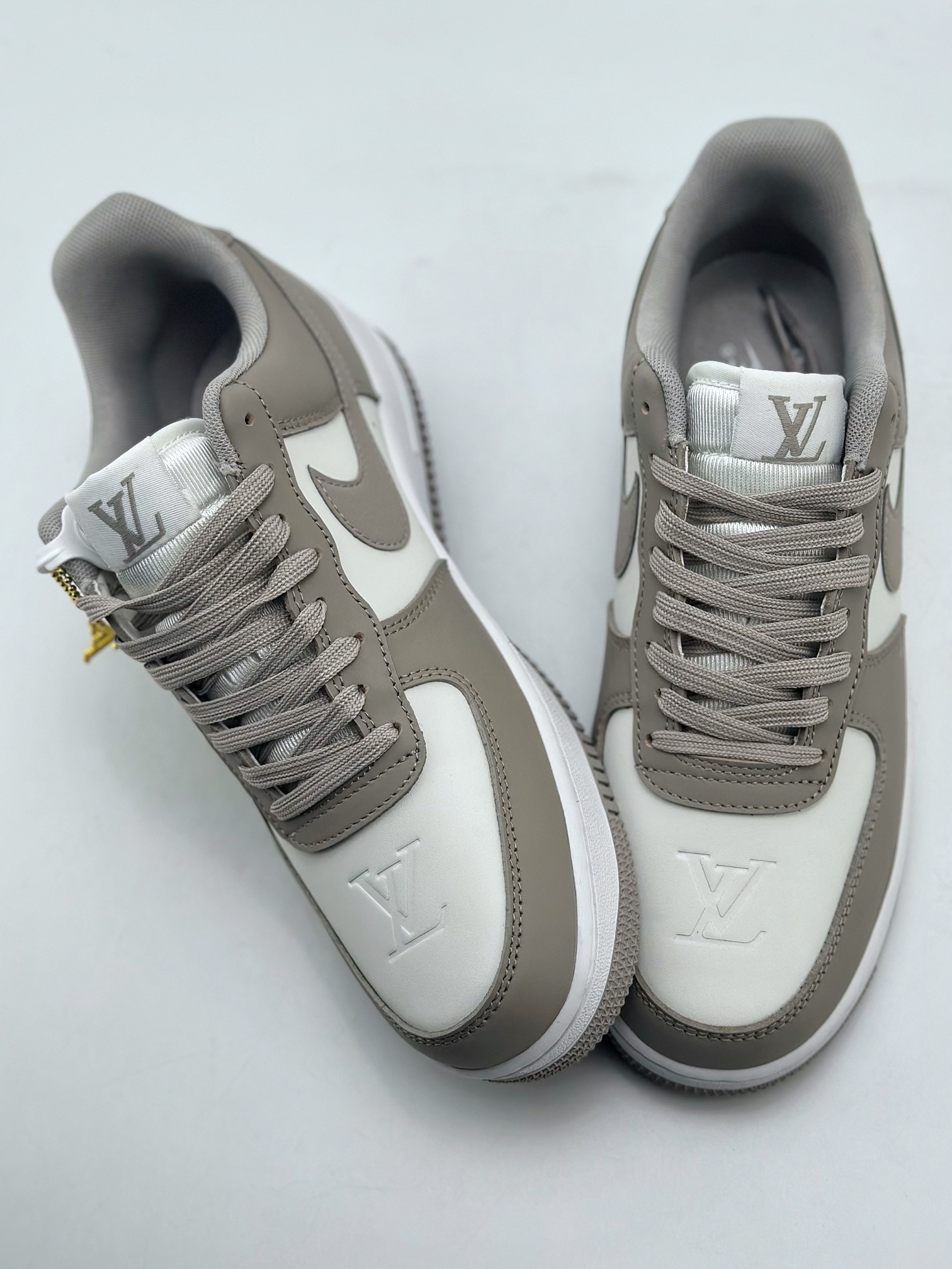 Nike Air Force 1 Low 07 x Louis Vuitton White Cement 2