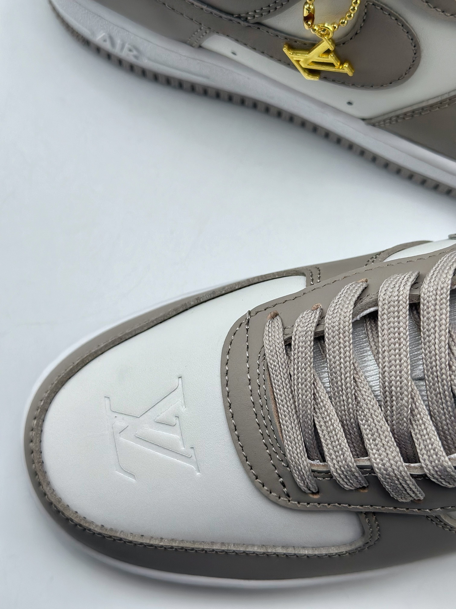 Nike Air Force 1 Low 07 x Louis Vuitton White Cement 8