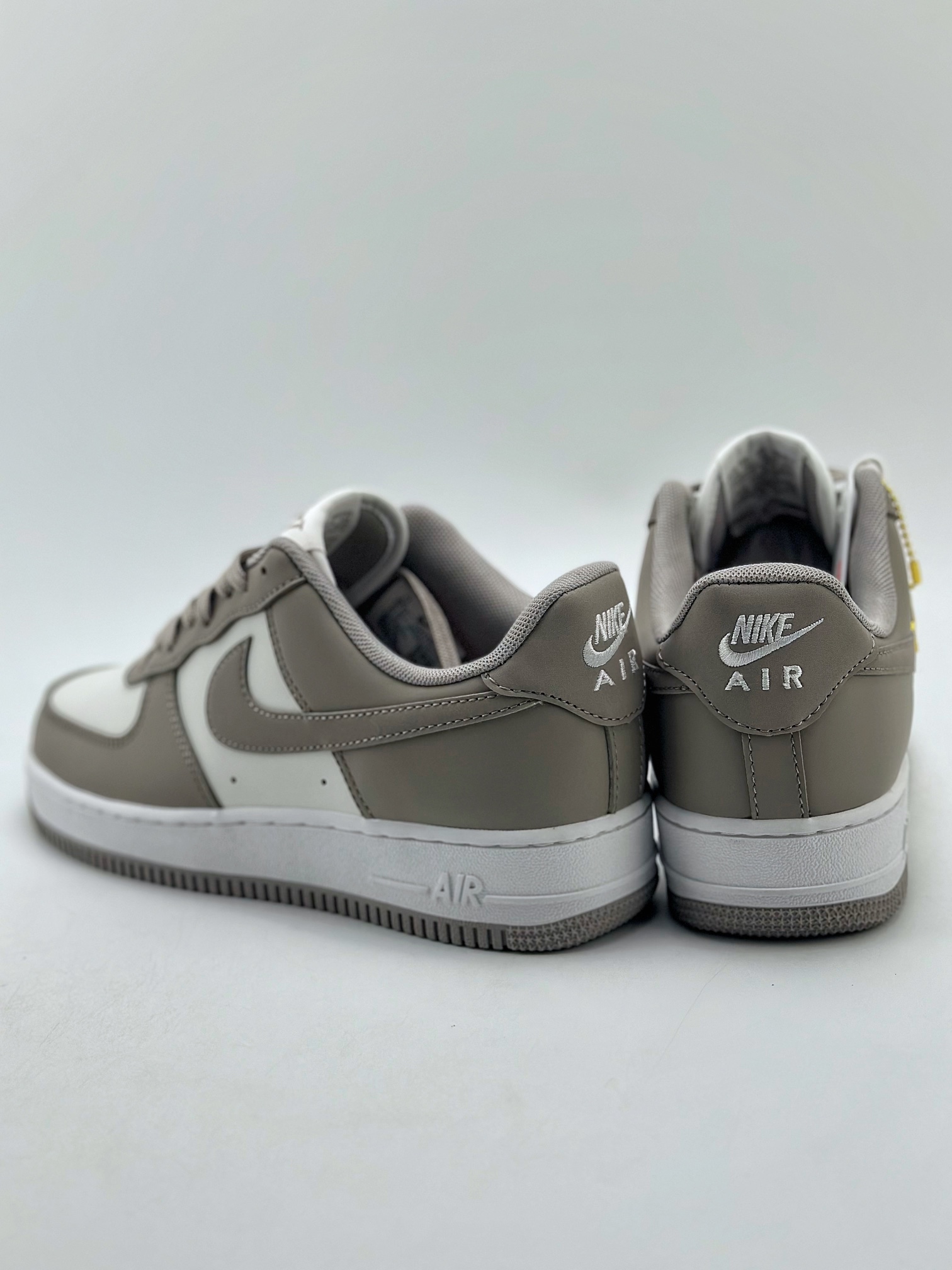 Nike Air Force 1 Low 07 x Louis Vuitton White Cement 5
