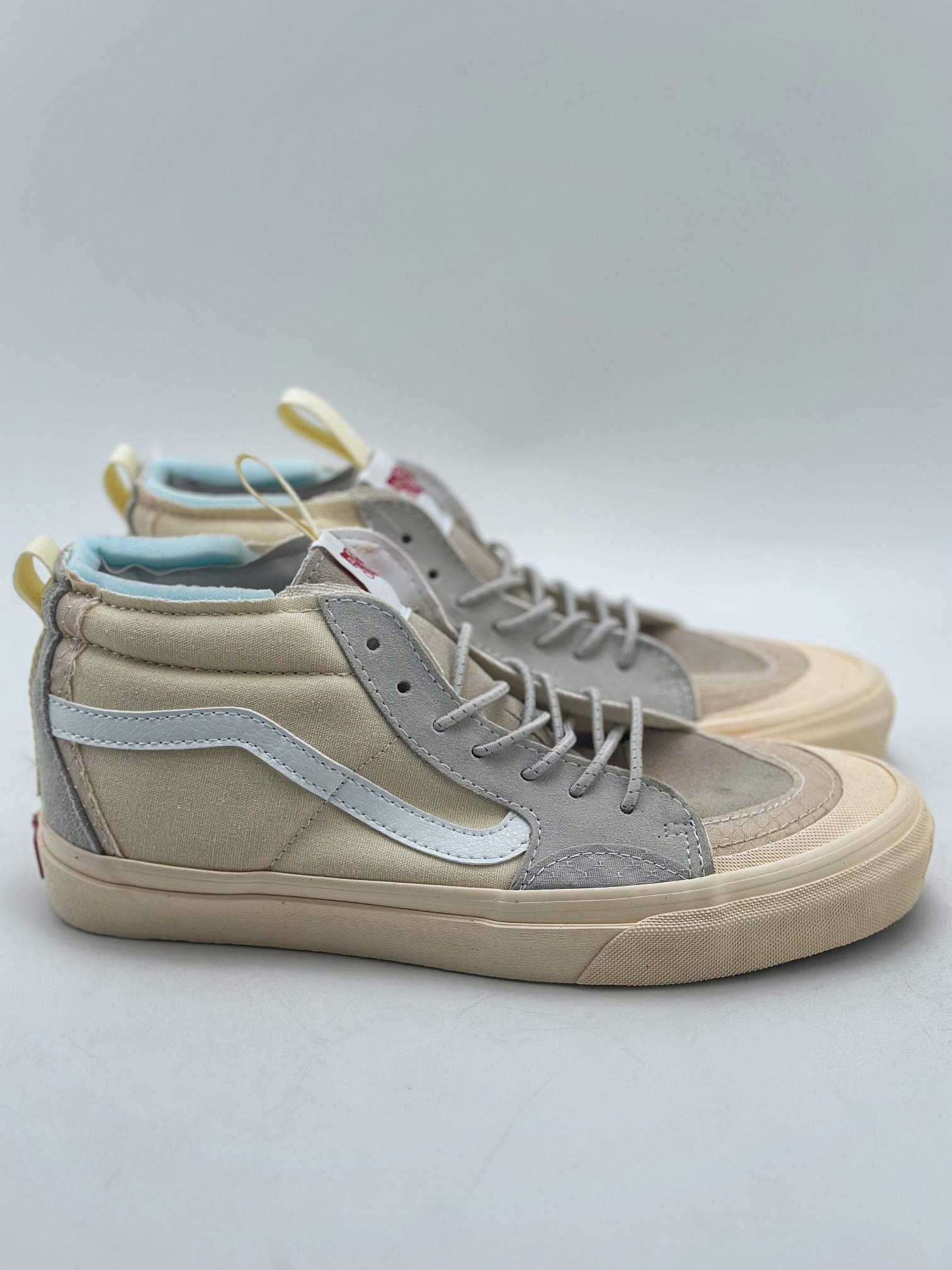 180 A.B.C x Vans Sk8-Hi EXT 范斯联名高帮板鞋男女休闲鞋米白 VN000BW6ECR