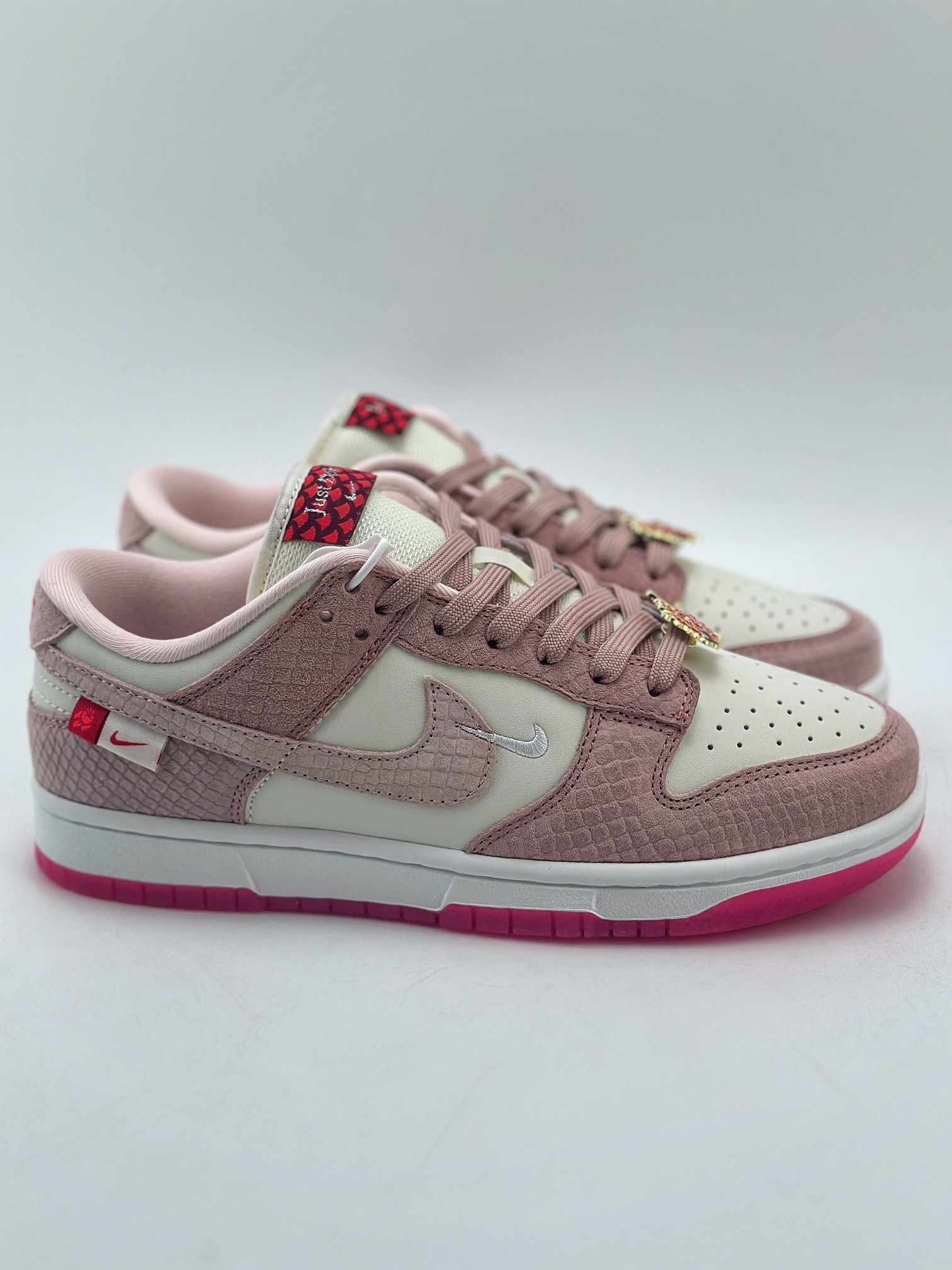 220 NIKE SB Dunk Low LX ”Year of the Dragon” 龙年限定粉 FZ5065-118