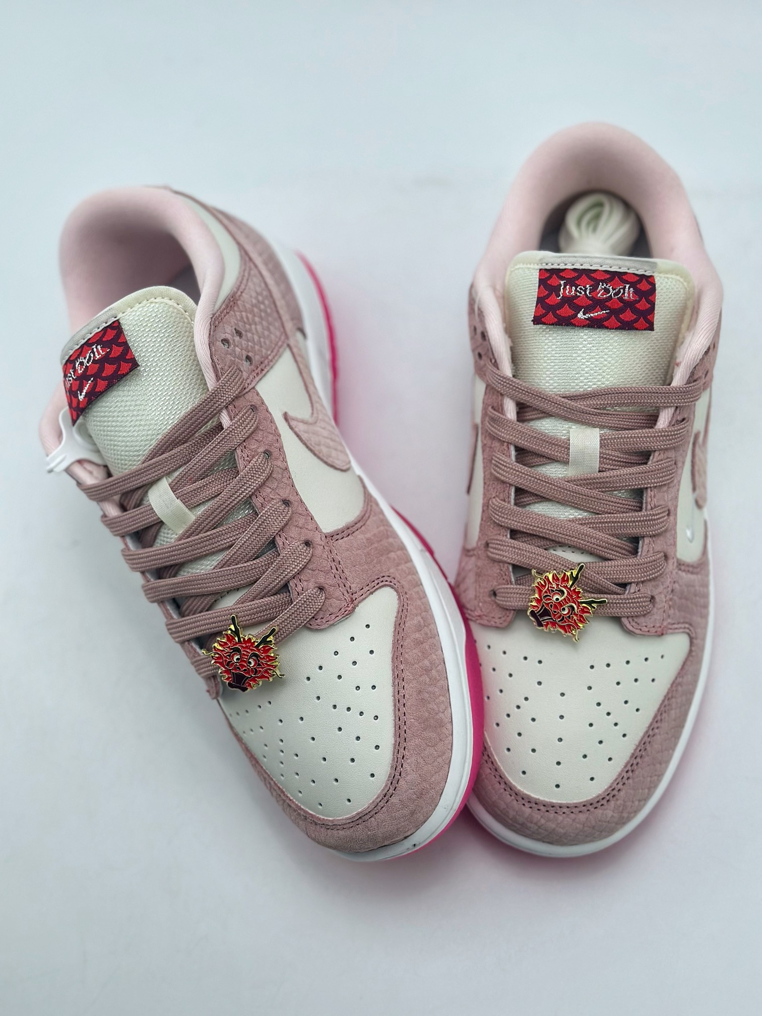 220 NIKE SB Dunk Low LX ”Year of the Dragon” 龙年限定粉 FZ5065-118