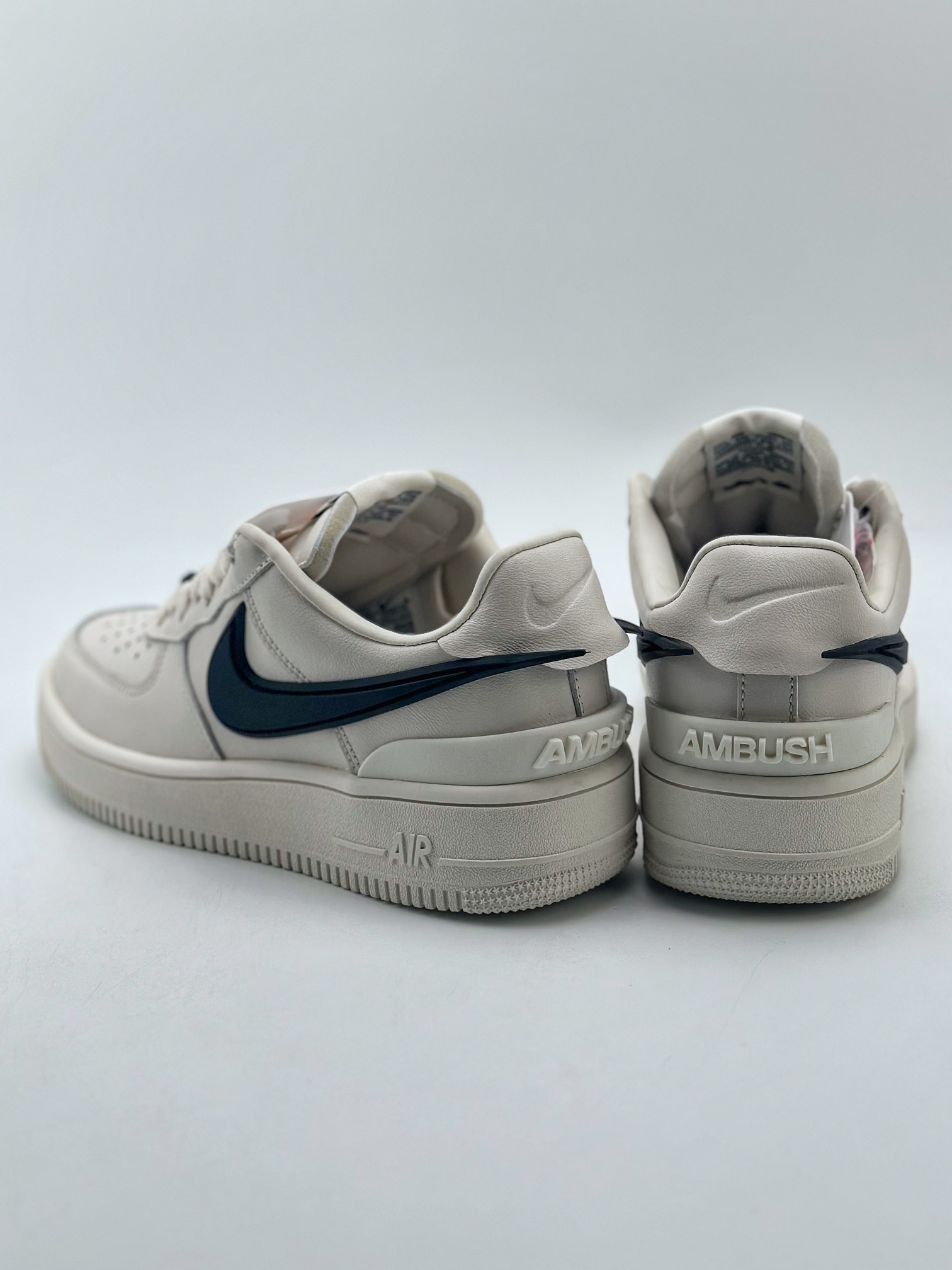 NikeAirForce1Low07xAMBUSH联名大勾白原楦头原纸板打造纯正低帮空军版型专注外贸渠道