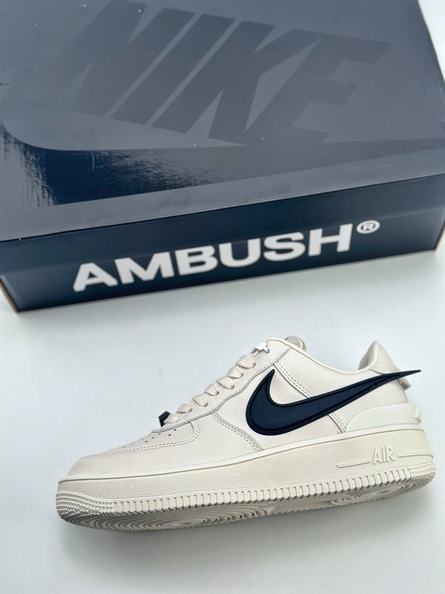 NikeAirForce1Low07xAMBUSH联名大勾白原楦头原纸板打造纯正低帮空军版型专注外贸渠道