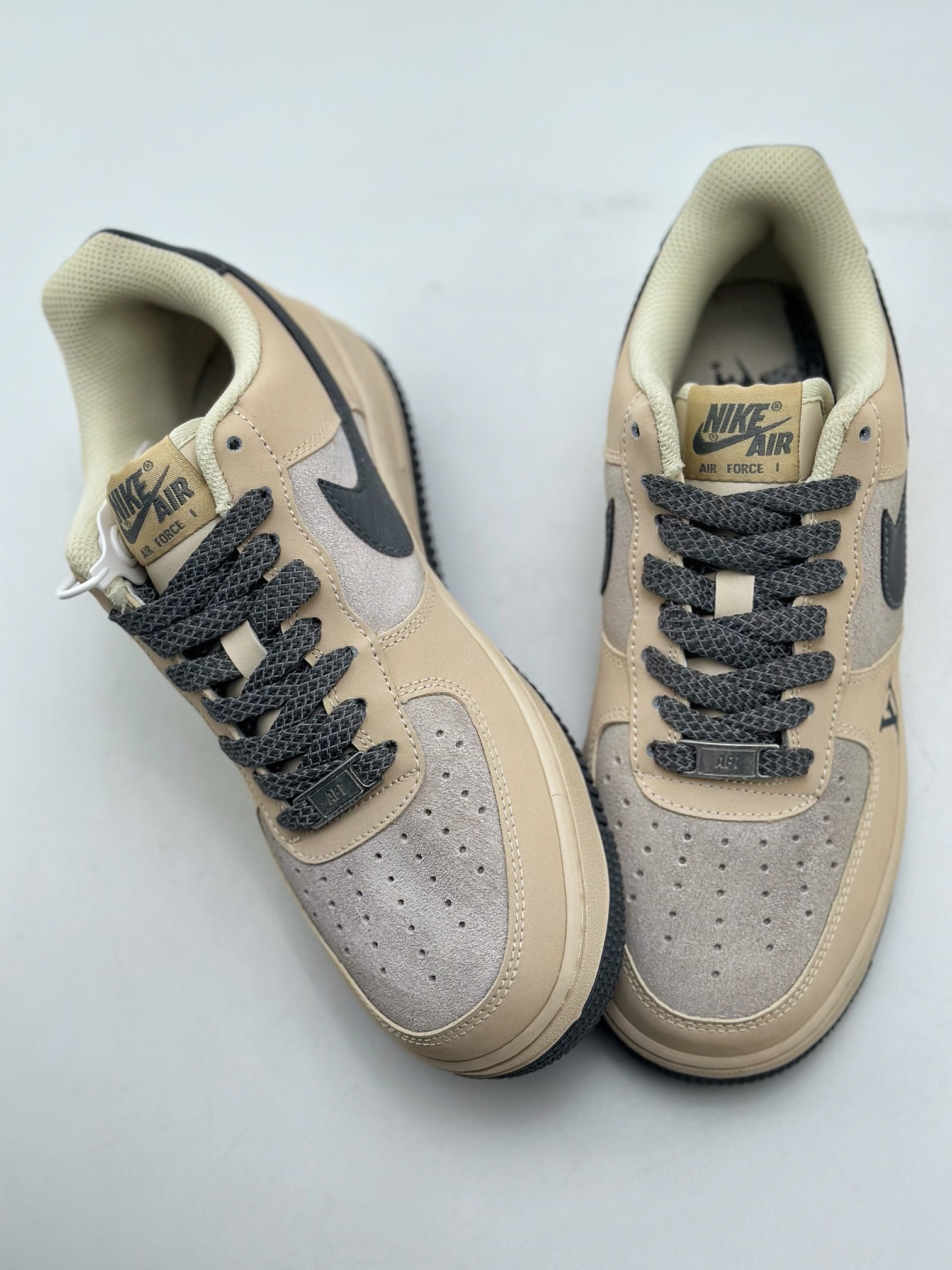 NikeAirForce1Low07xLouisVuitton联名雅典灰原楦头原纸板打造纯正低帮空军版型