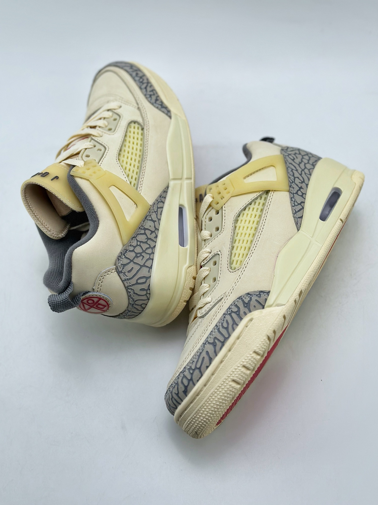 200 Air Jordan Spikize LOW CNY 乔丹3.5代 斯派克李 米色 FQ1869-600