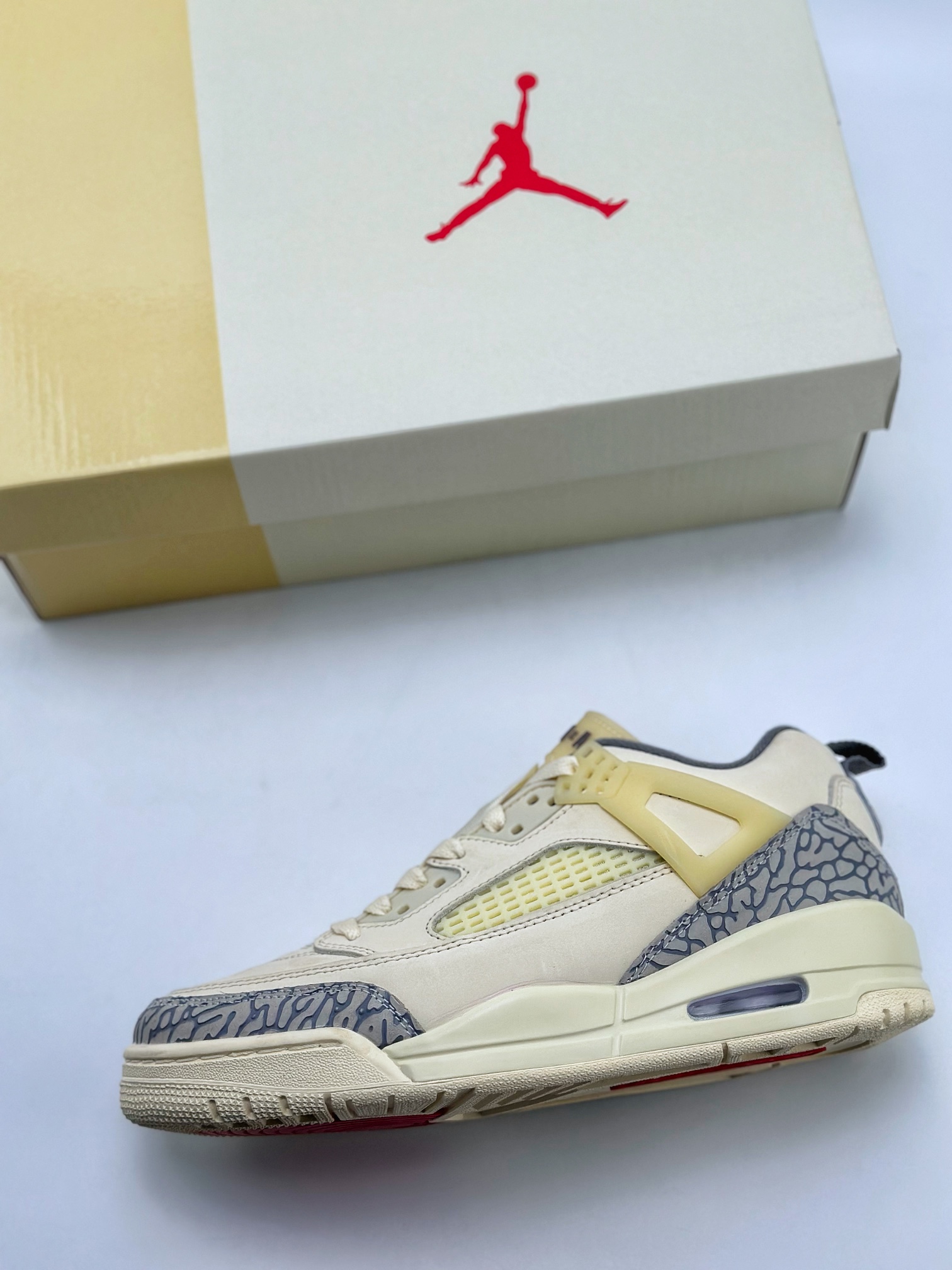 200 Air Jordan Spikize LOW CNY 乔丹3.5代 斯派克李 米色 FQ1869-600