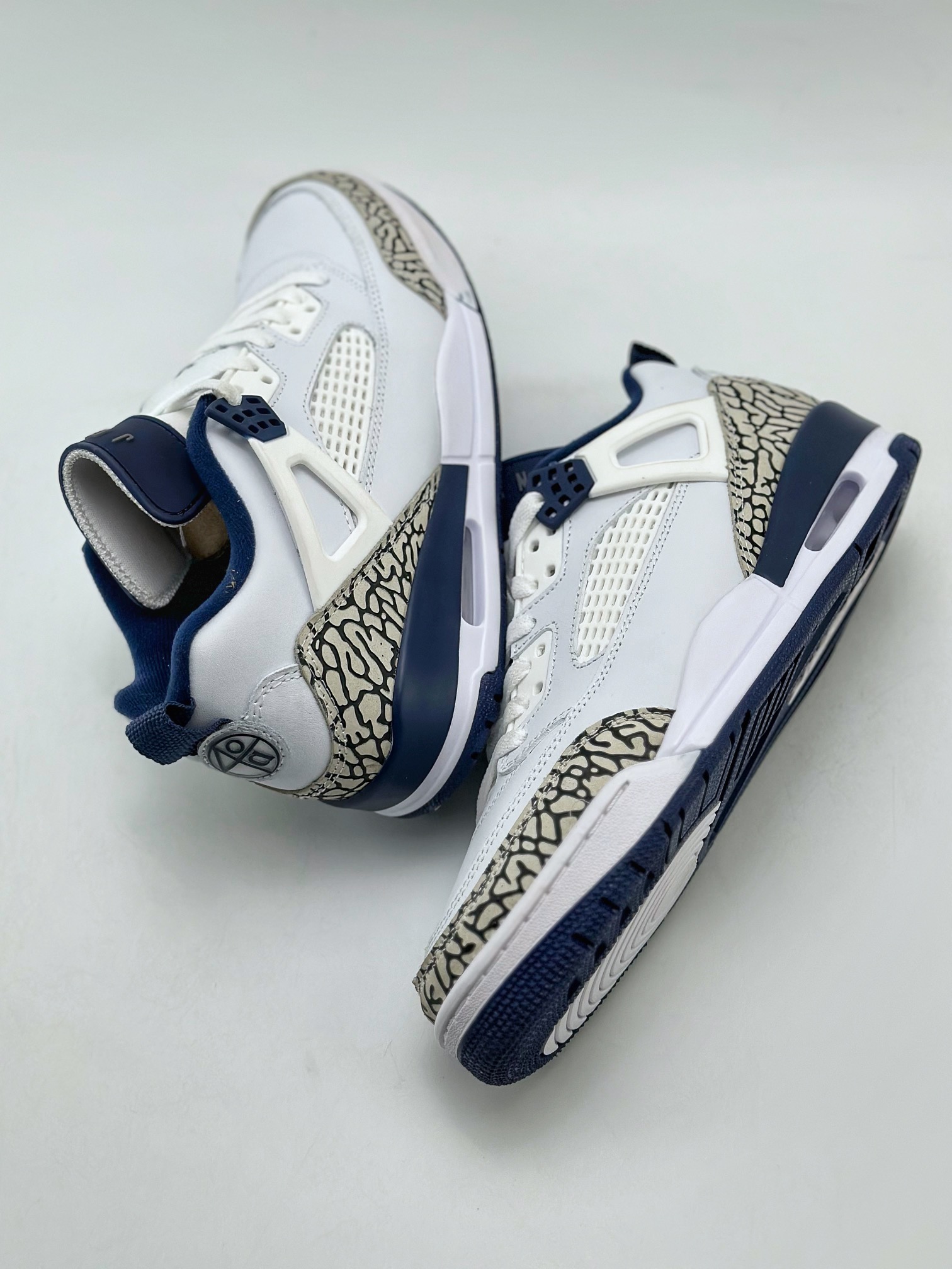 200 Air Jordan Spikize LOW CNY 乔丹3.5代 斯派克李 深蓝色 FQ1869-100