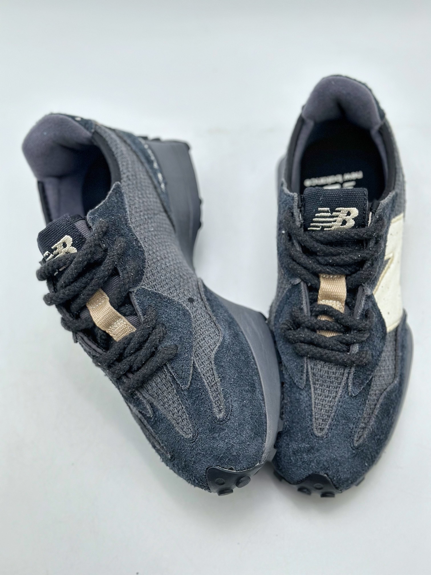 150 New Balance MS327系列 复古休闲运动慢跑鞋  U327WVE