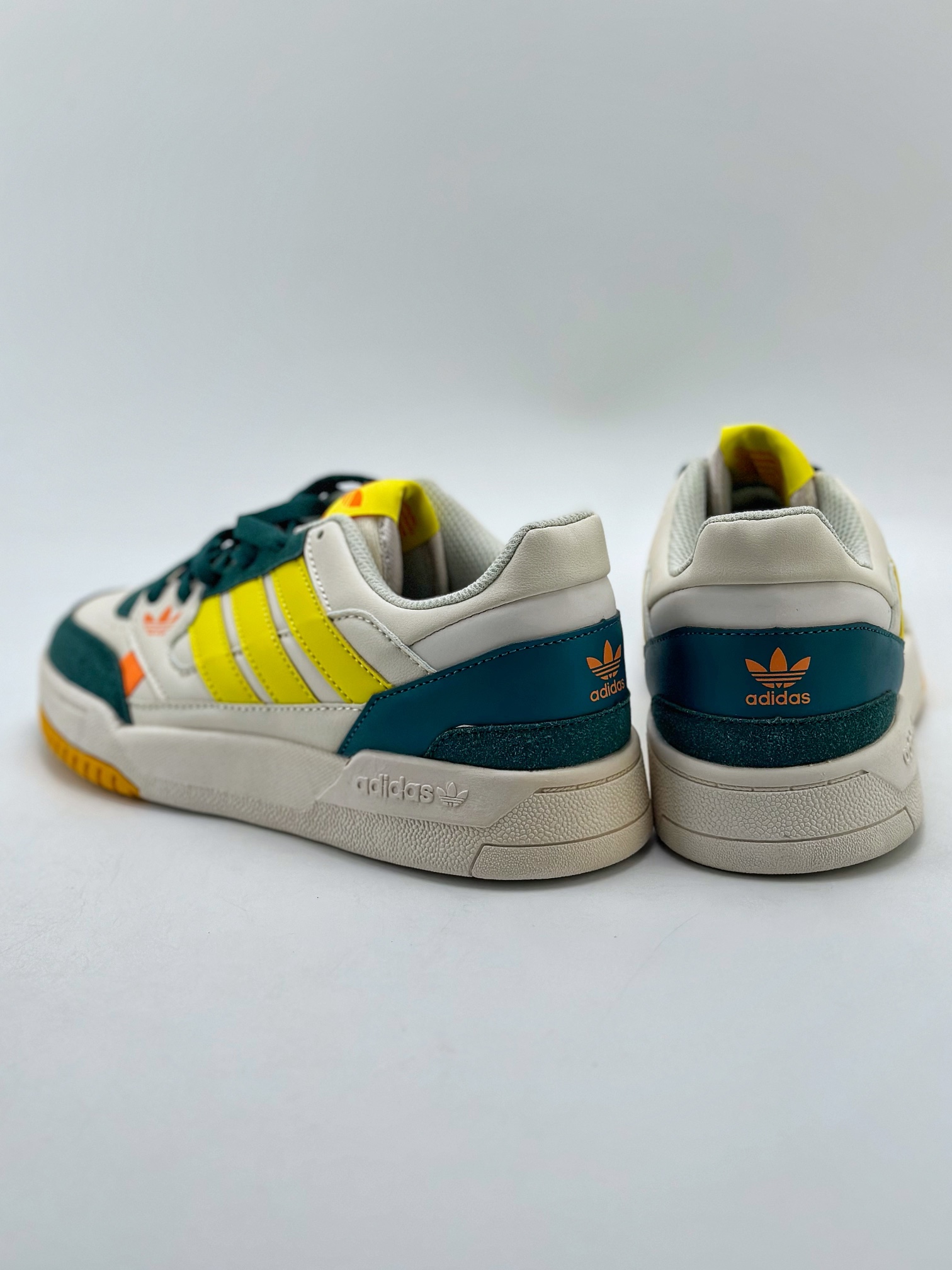 160 Adidas Drop Step W 低帮 经典校园复古板鞋 FZ5703