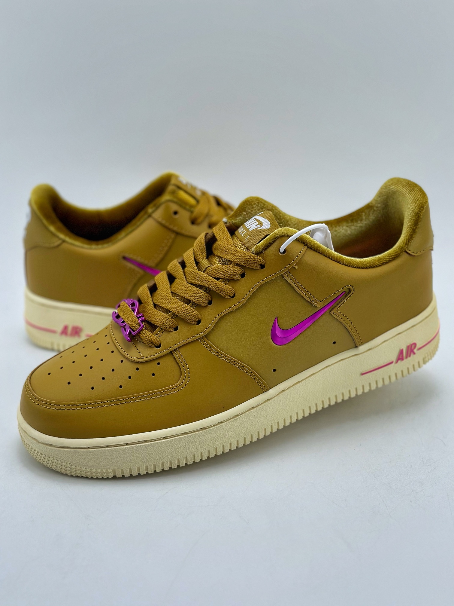 NikeAirForce1Low07棕黄小紫勾原楦头原纸板打造纯正低帮空军版型专注外贸渠道全掌内置蜂窝气