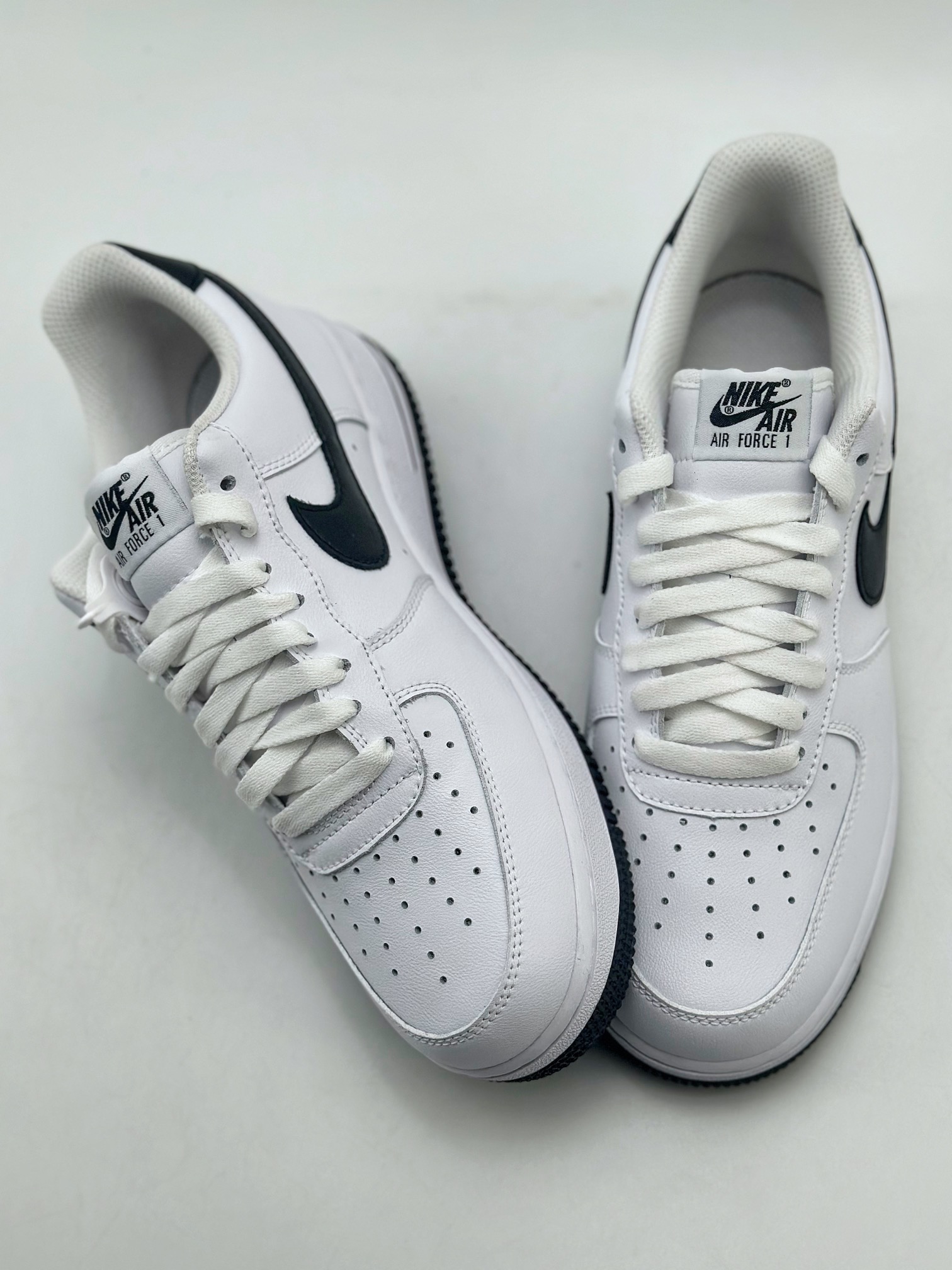 NikeAirForce1Low07白黑原楦头原纸板打造纯正低帮空军版型专注外贸渠道全掌内置蜂窝气垫原盒