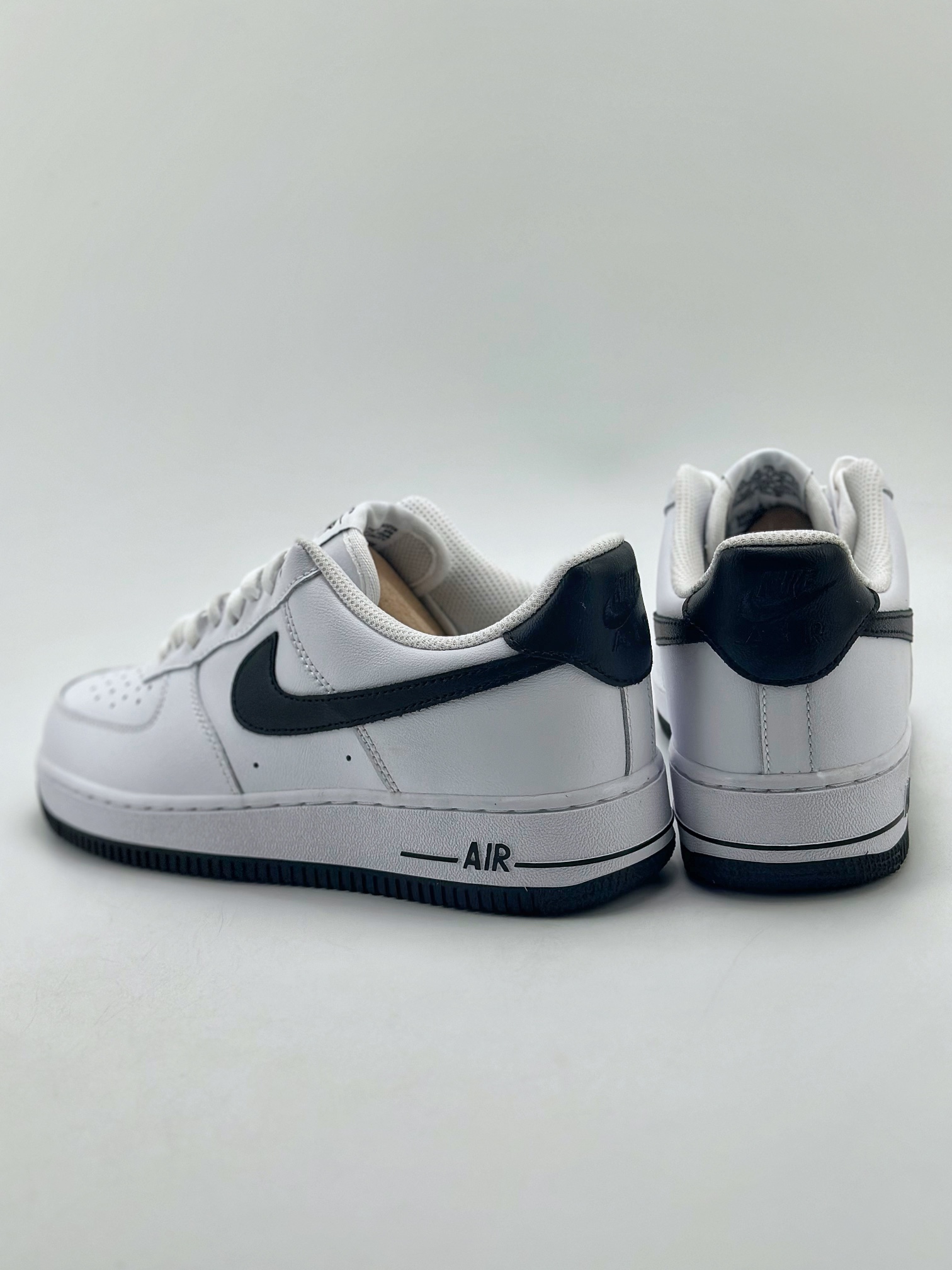 NikeAirForce1Low07白黑原楦头原纸板打造纯正低帮空军版型专注外贸渠道全掌内置蜂窝气垫原盒