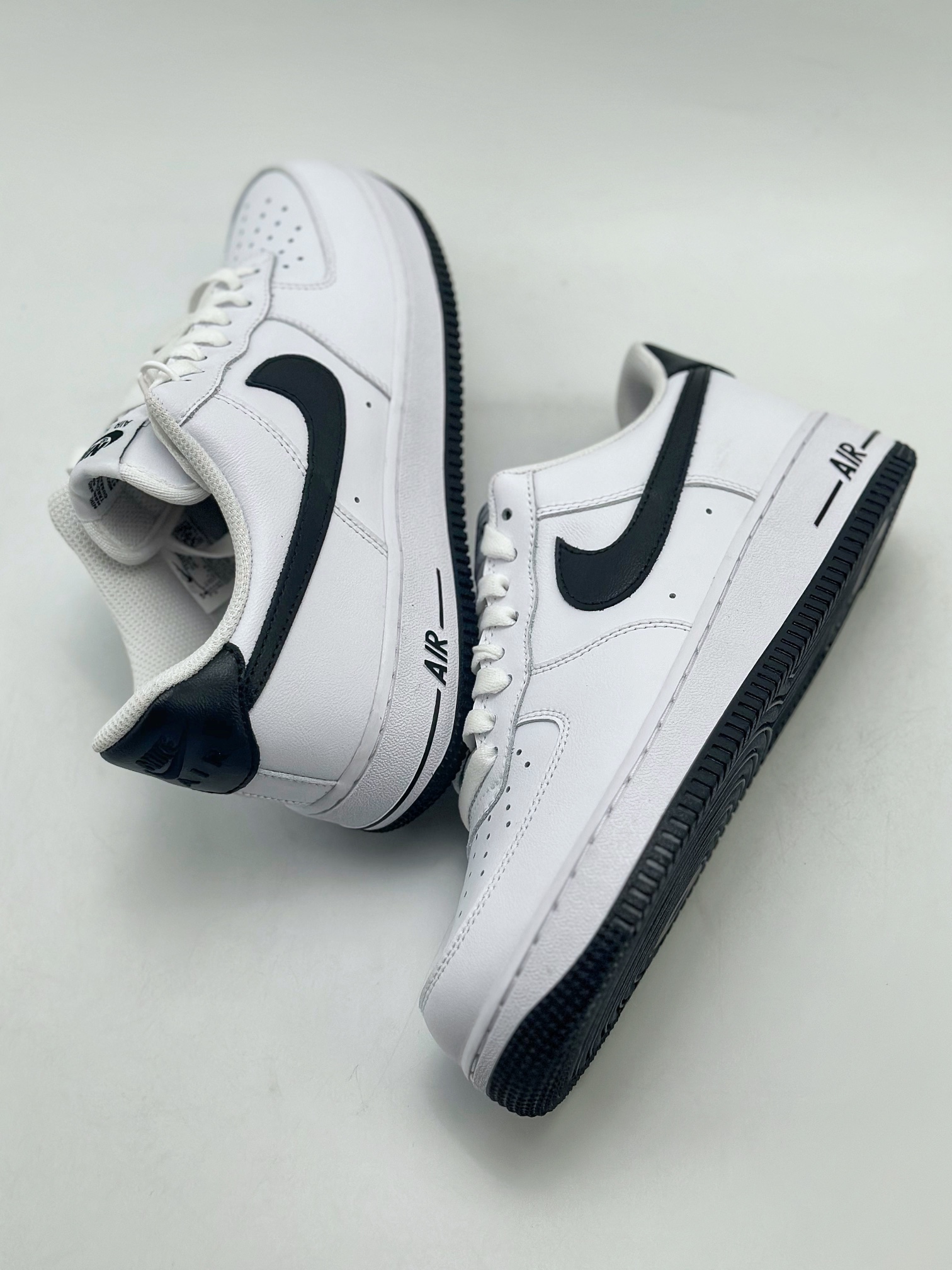 NikeAirForce1Low07白黑原楦头原纸板打造纯正低帮空军版型专注外贸渠道全掌内置蜂窝气垫原盒