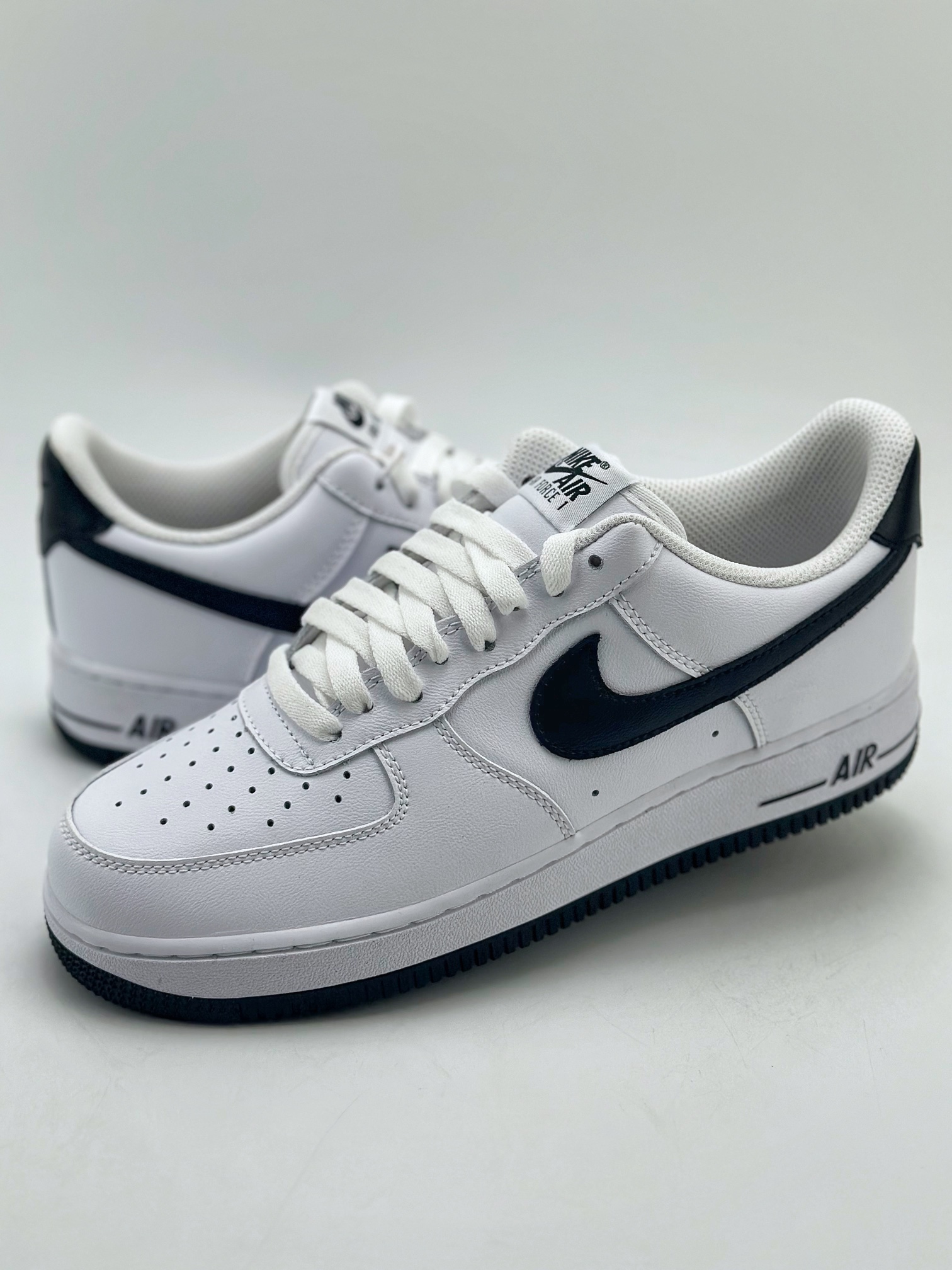 NikeAirForce1Low07白黑原楦头原纸板打造纯正低帮空军版型专注外贸渠道全掌内置蜂窝气垫原盒