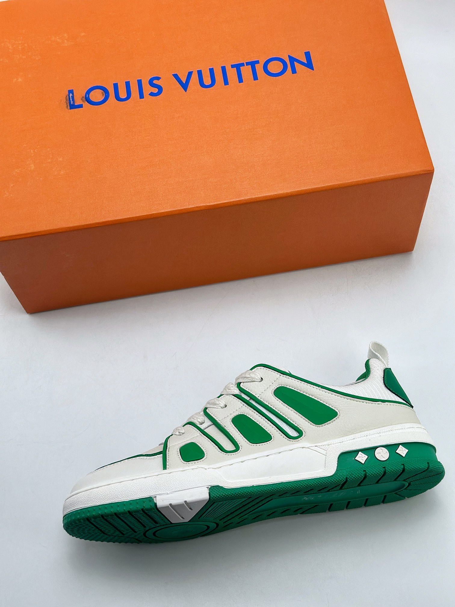 New LV Louis Vuitton Louis vuitton Sneaker Low casual sports culture all-match basketball shoes