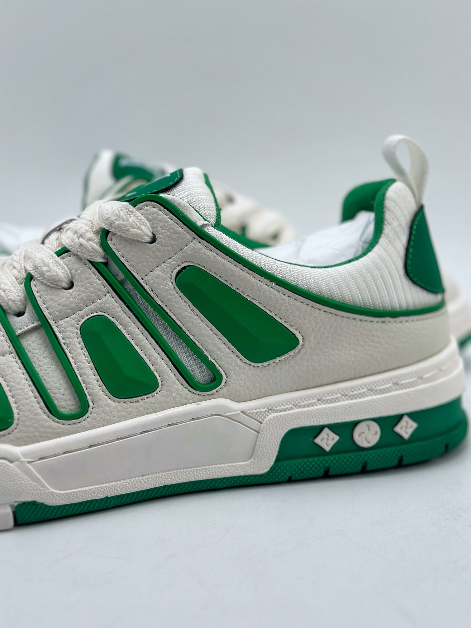 New LV Louis Vuitton Louis vuitton Sneaker Low casual sports culture all-match basketball shoes