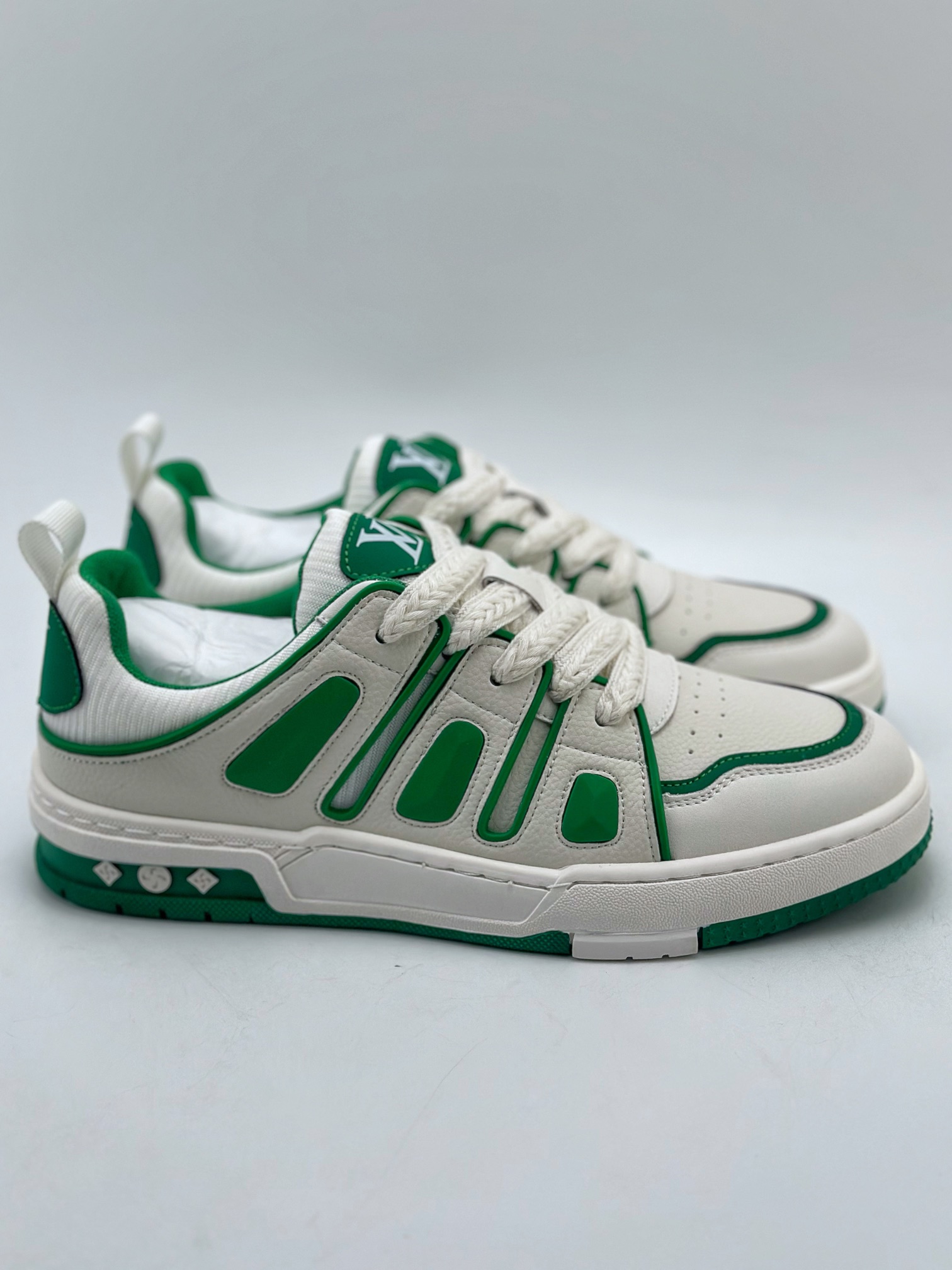 New LV Louis Vuitton Louis vuitton Sneaker Low casual sports culture all-match basketball shoes