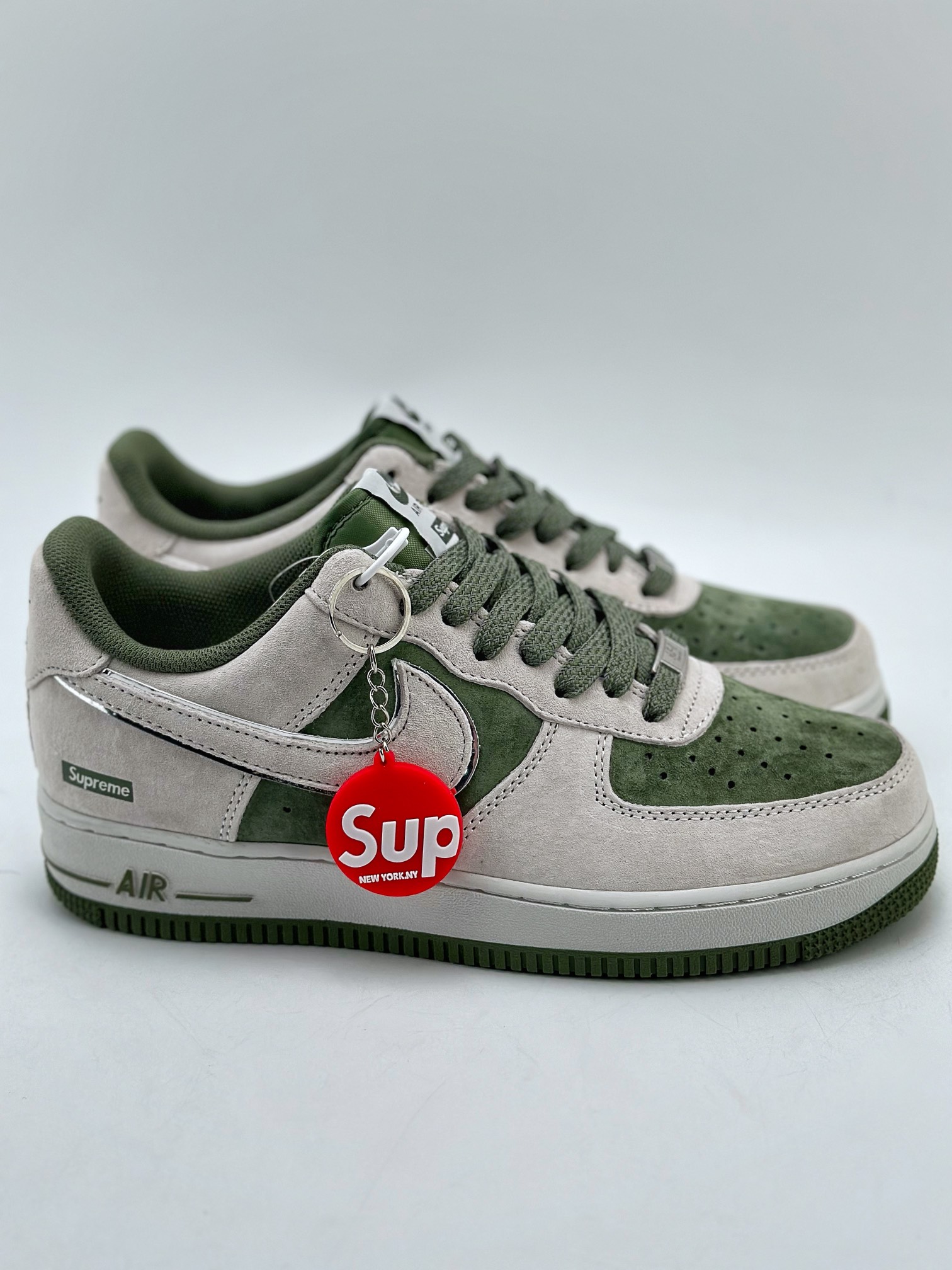 NikeAirForce1Low07xSupreme灰绿原楦头原纸板打造纯正低帮空军版型专注外贸渠道全掌