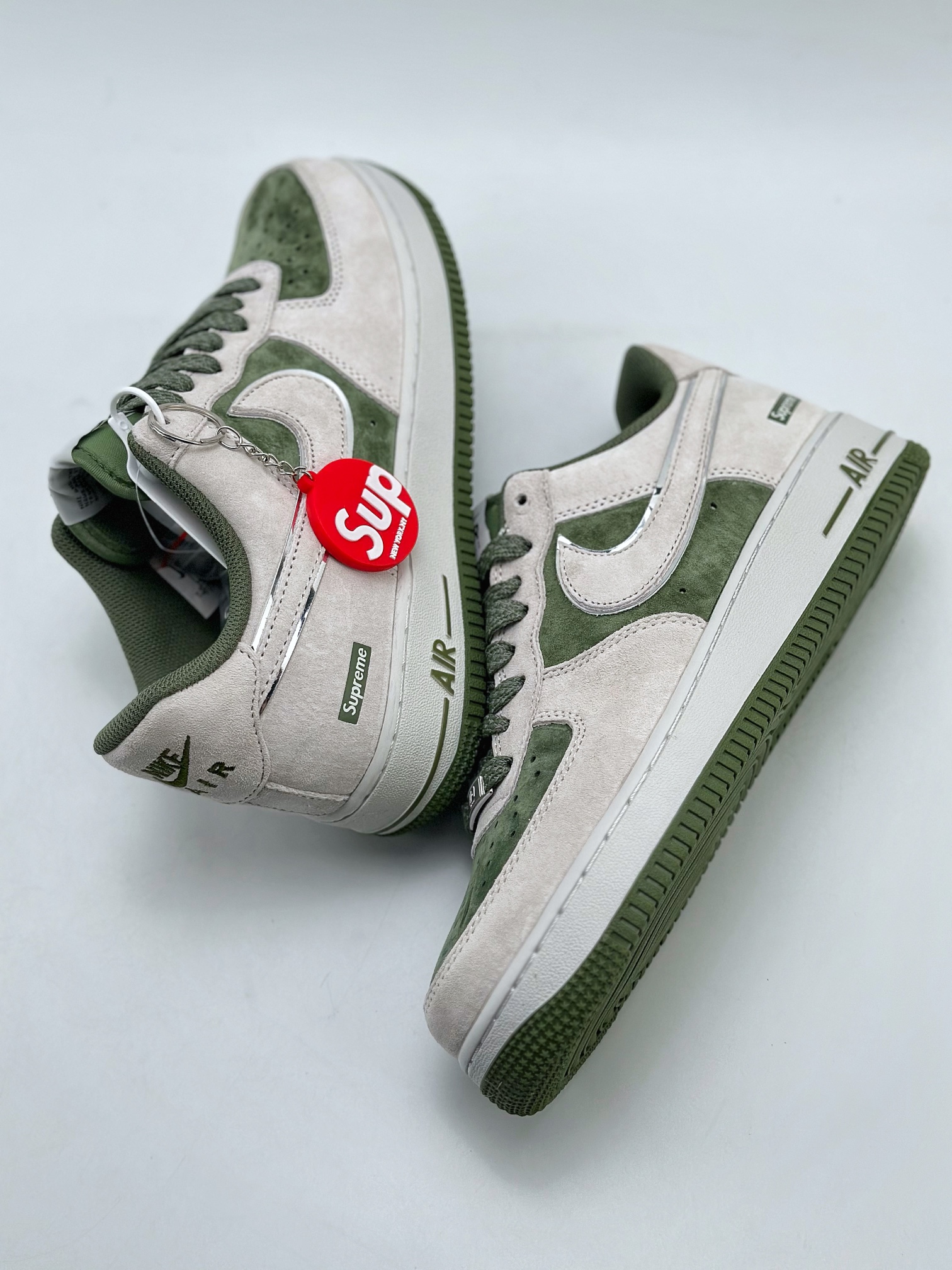 NikeAirForce1Low07xSupreme灰绿原楦头原纸板打造纯正低帮空军版型专注外贸渠道全掌