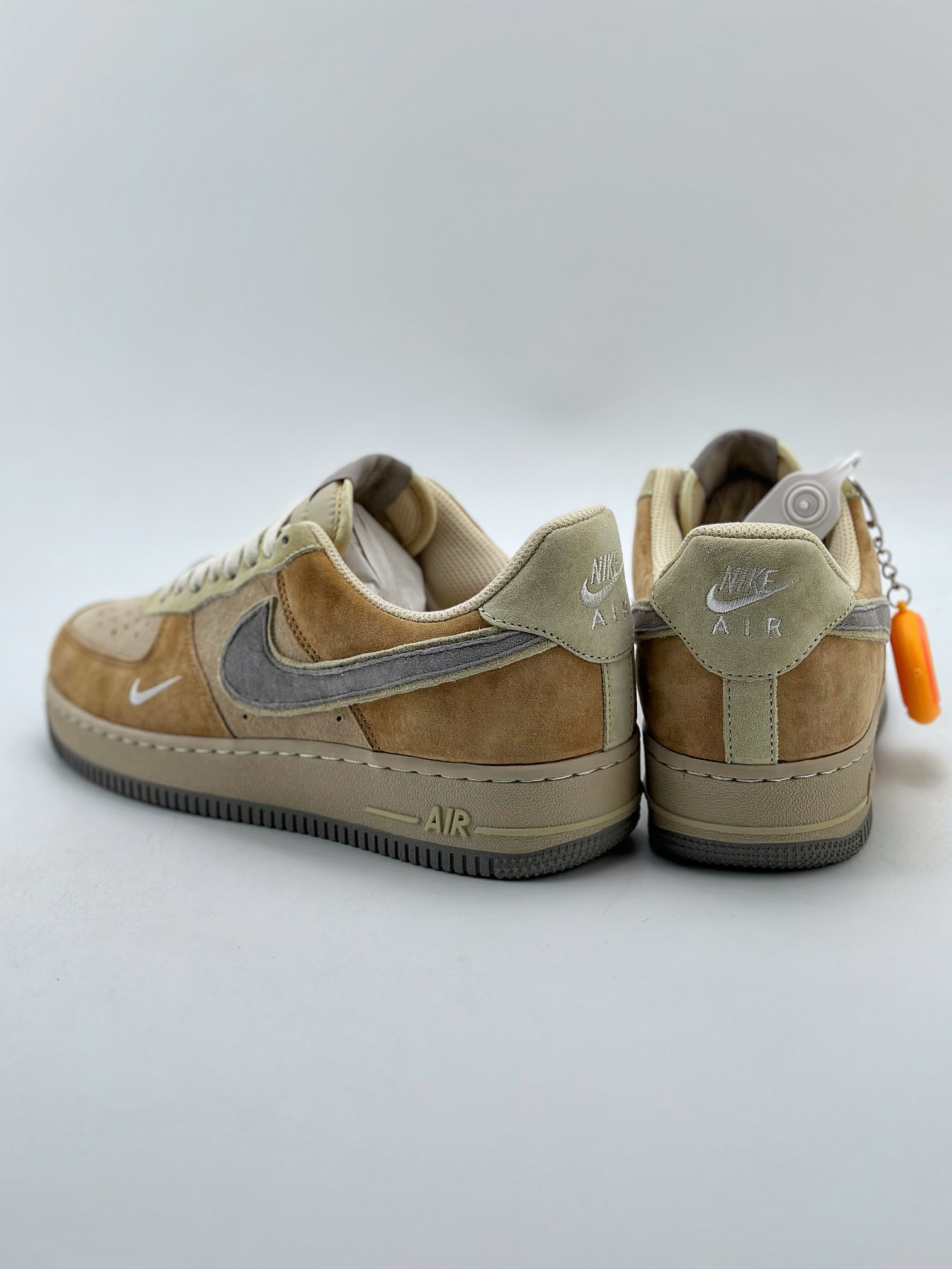 NikeAirForce1Low07甜甜圈棕橙原楦头原纸板打造纯正低帮空军版型专注外贸渠道全掌内置蜂窝气