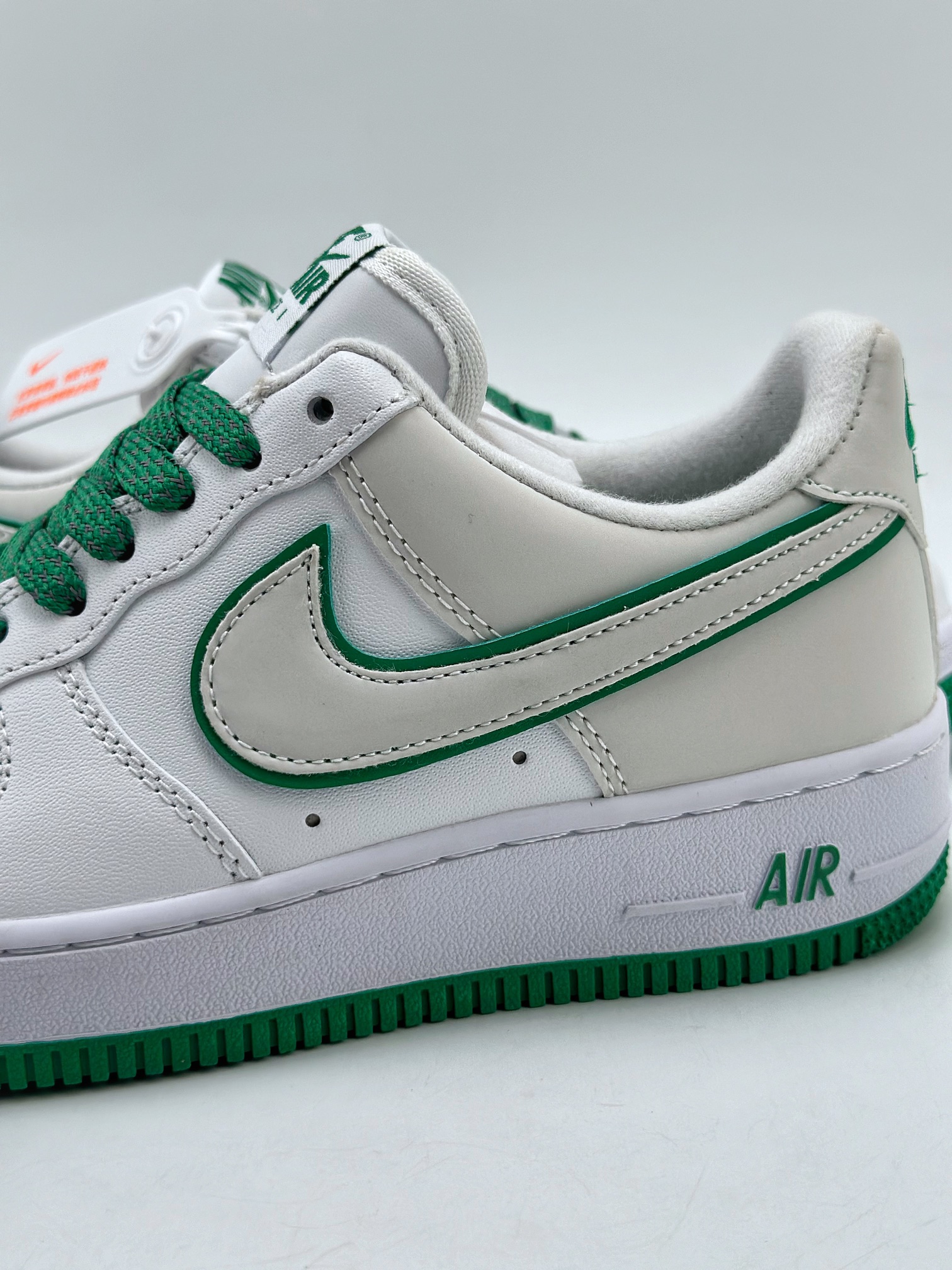 NikeAirForce1Low07白绿原楦头原纸板打造纯正低帮空军版型专注外贸渠道全掌内置蜂窝气垫原盒