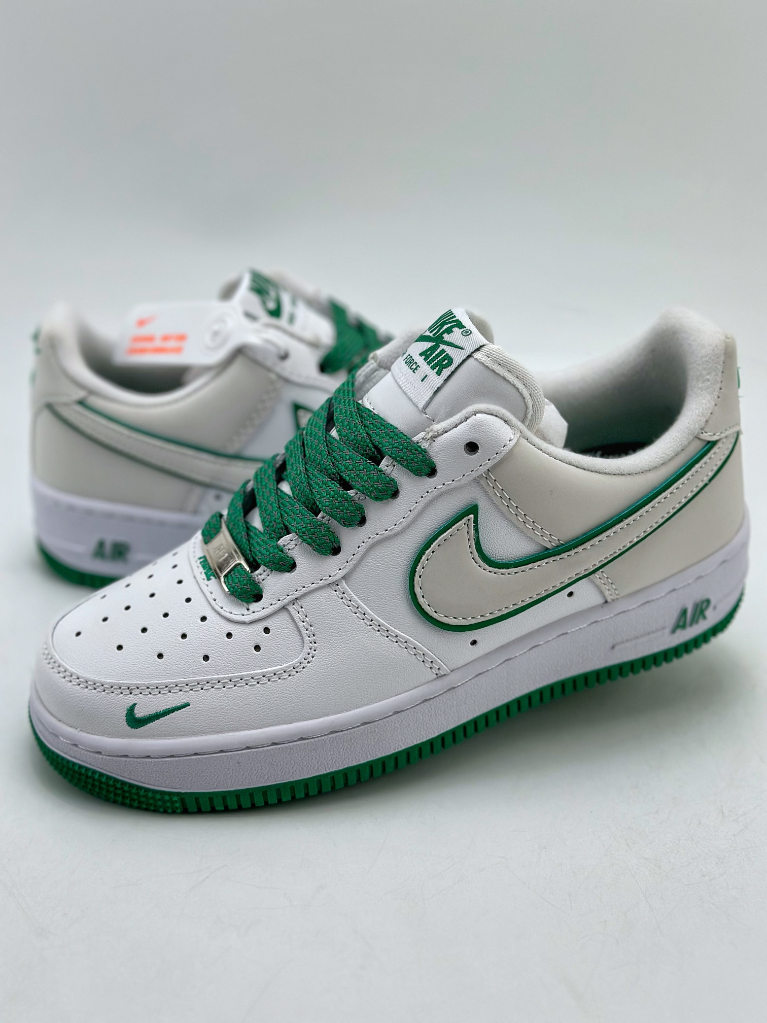 NikeAirForce1Low07白绿原楦头原纸板打造纯正低帮空军版型专注外贸渠道全掌内置蜂窝气垫原盒