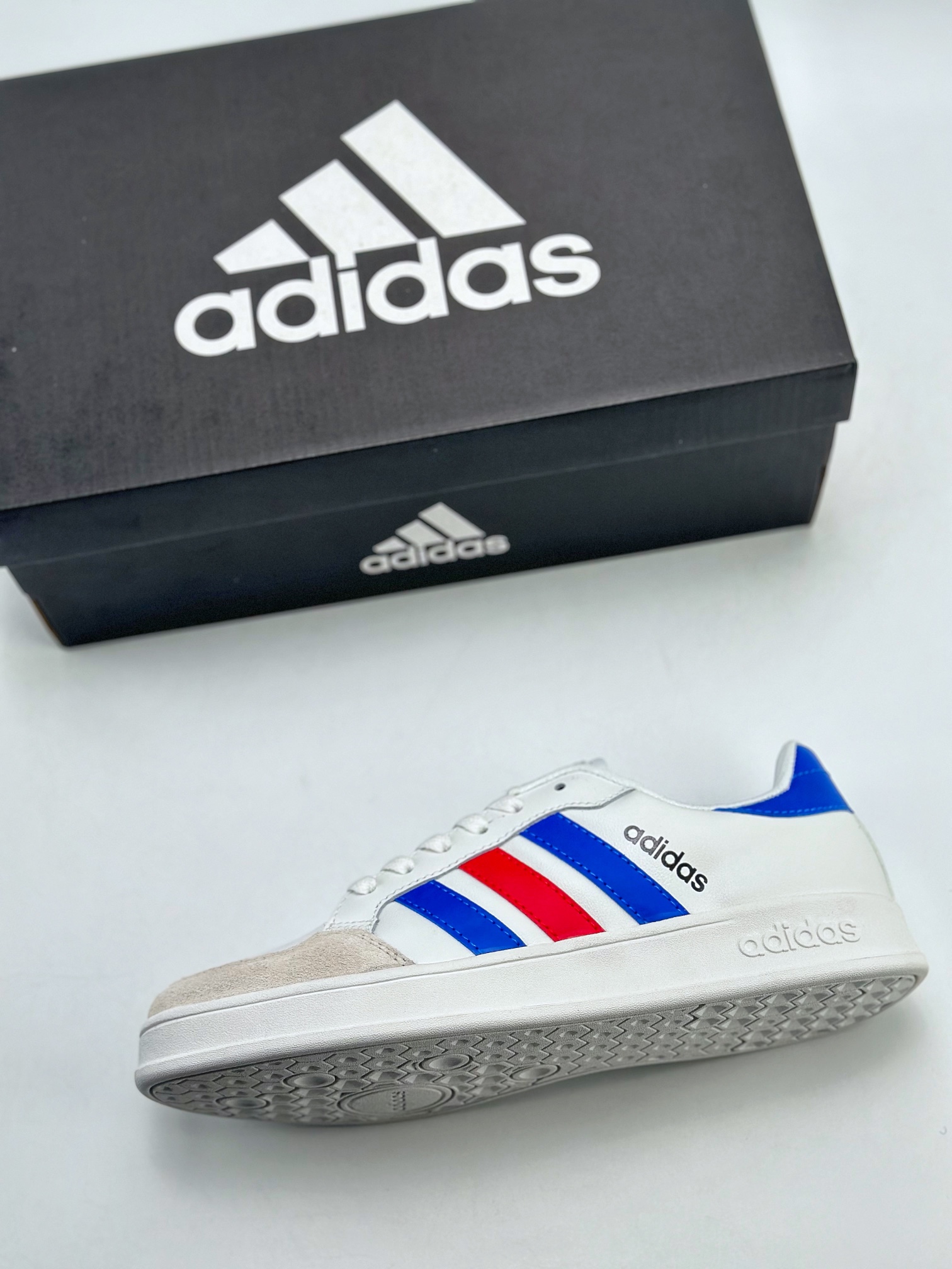 Adidas neo Breaknet white, blue and red AD classic retro sneakers GX4196