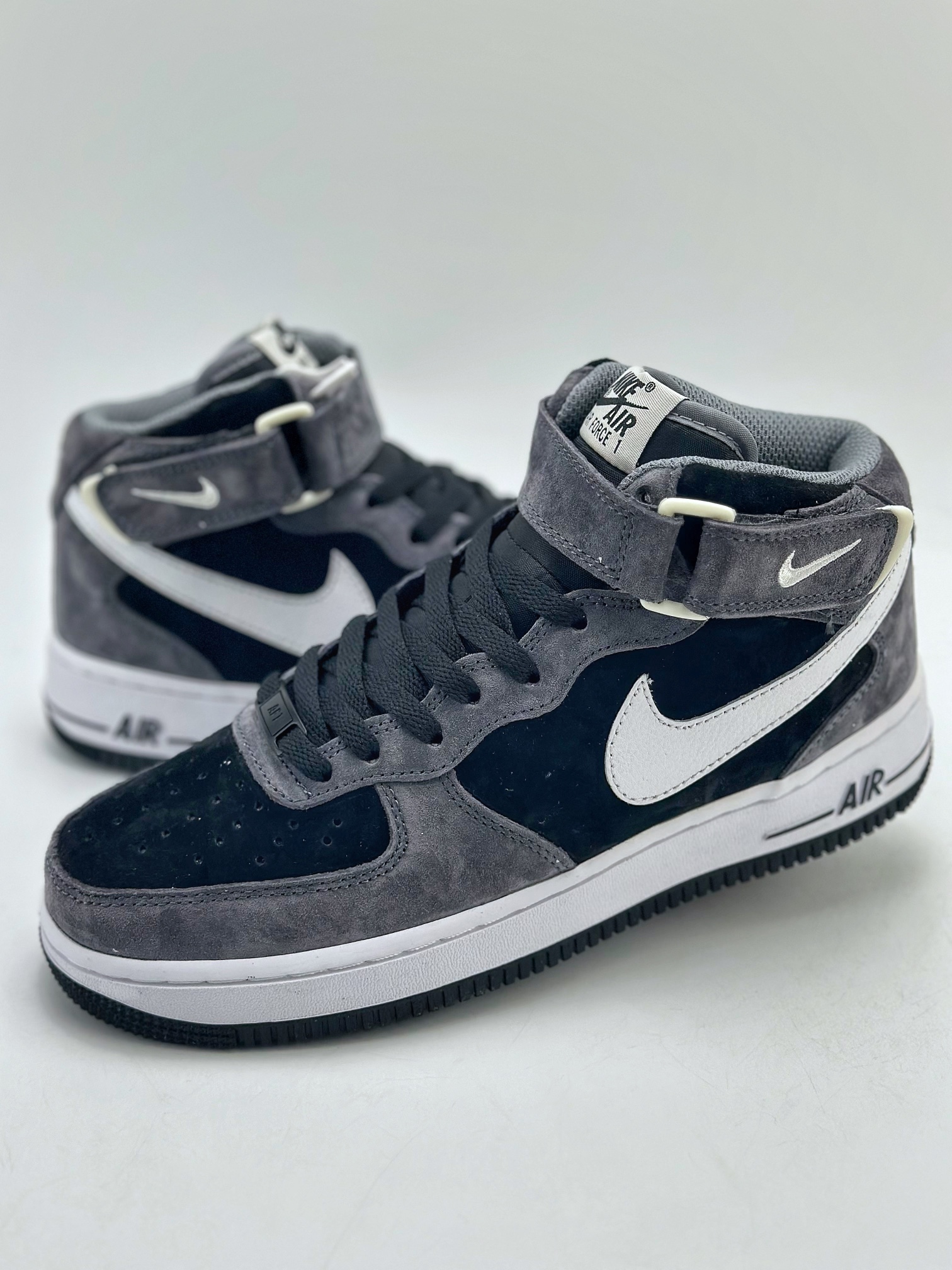 NikeAirForce1Mid07灰黑麂皮原楦头原纸板打造纯正中帮空军版型专注外贸渠道全掌内置蜂窝气垫