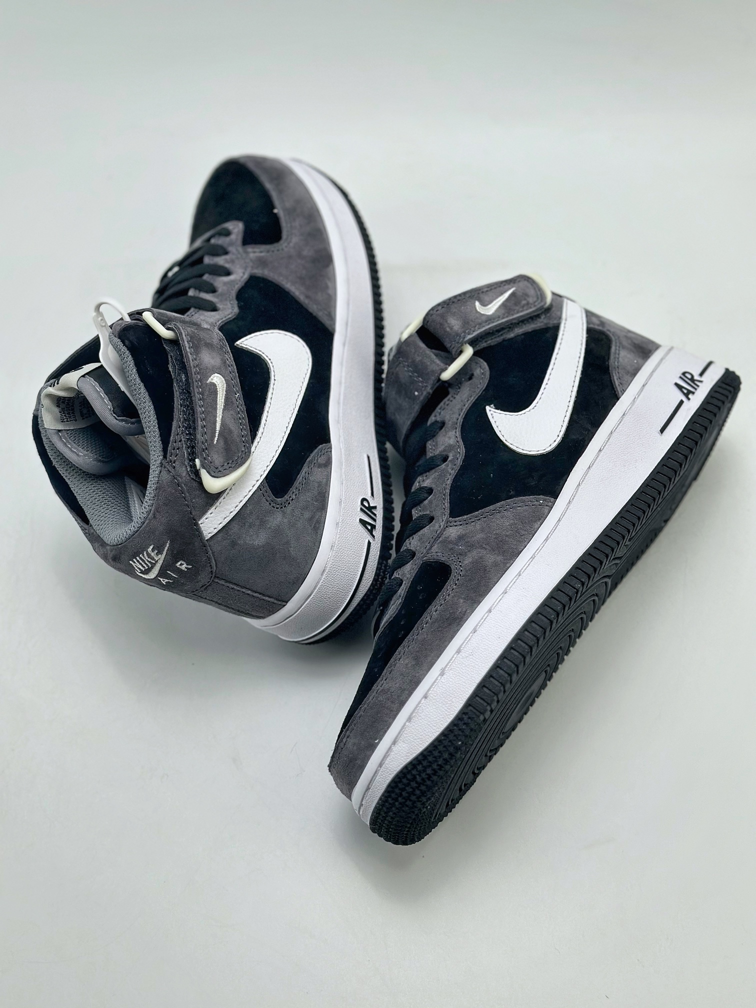 NikeAirForce1Mid07灰黑麂皮原楦头原纸板打造纯正中帮空军版型专注外贸渠道全掌内置蜂窝气垫