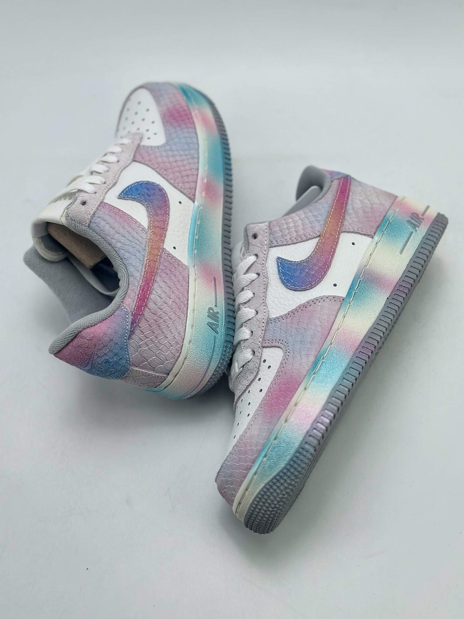 NikeAirForce1Low07灵龙棉花糖国风粉蓝紫原楦头原纸板打造纯正低帮空军版型专注外贸渠道全掌