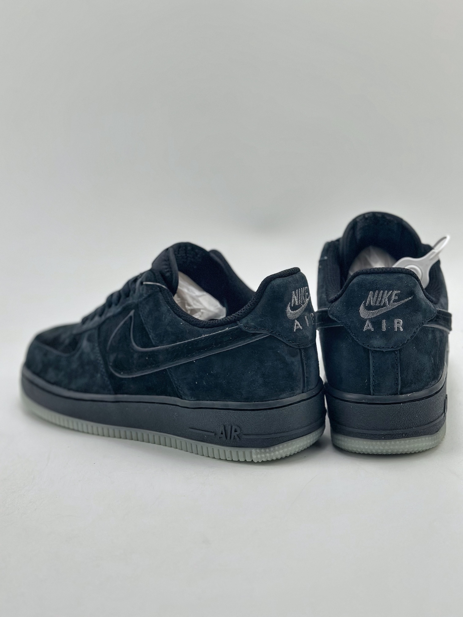 NikeAirForce1Low07路飞黑灰原楦头原纸板打造纯正低帮空军版型专注外贸渠道全掌内置蜂窝气垫