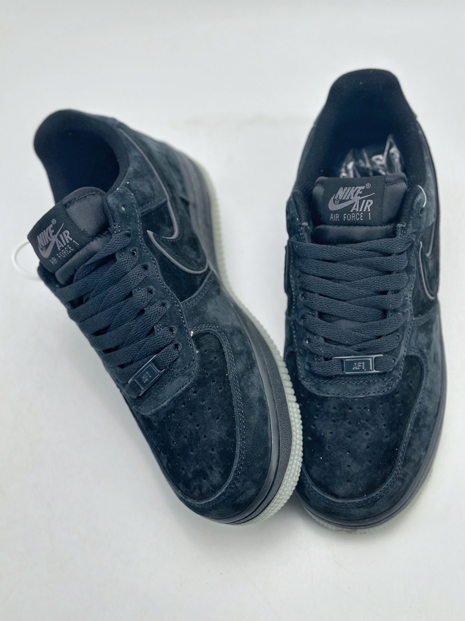 NikeAirForce1Low07路飞黑灰原楦头原纸板打造纯正低帮空军版型专注外贸渠道全掌内置蜂窝气垫