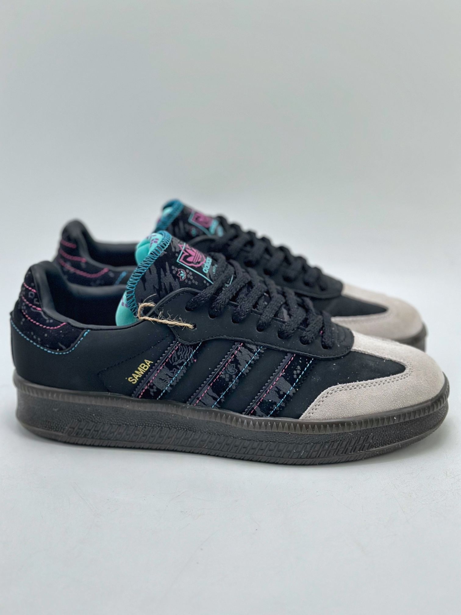 adidasoriginalsSambaXLG龙年限定黑色此款以简约大方的造型设计给人以随性休闲的时尚格