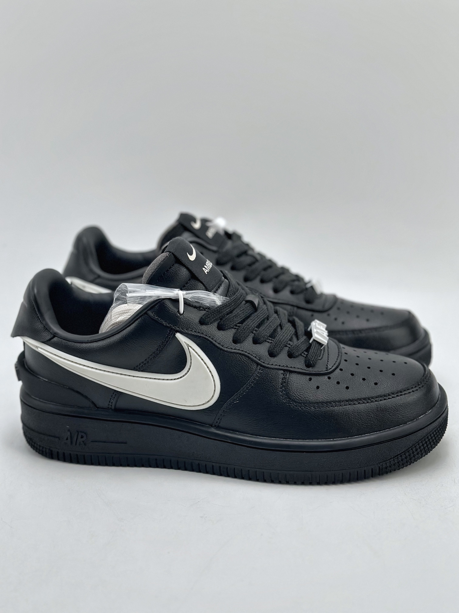 NikeAirForce1Low07xAMBUSH联名大勾黑原楦头原纸板打造纯正低帮空军版型专注外贸渠道