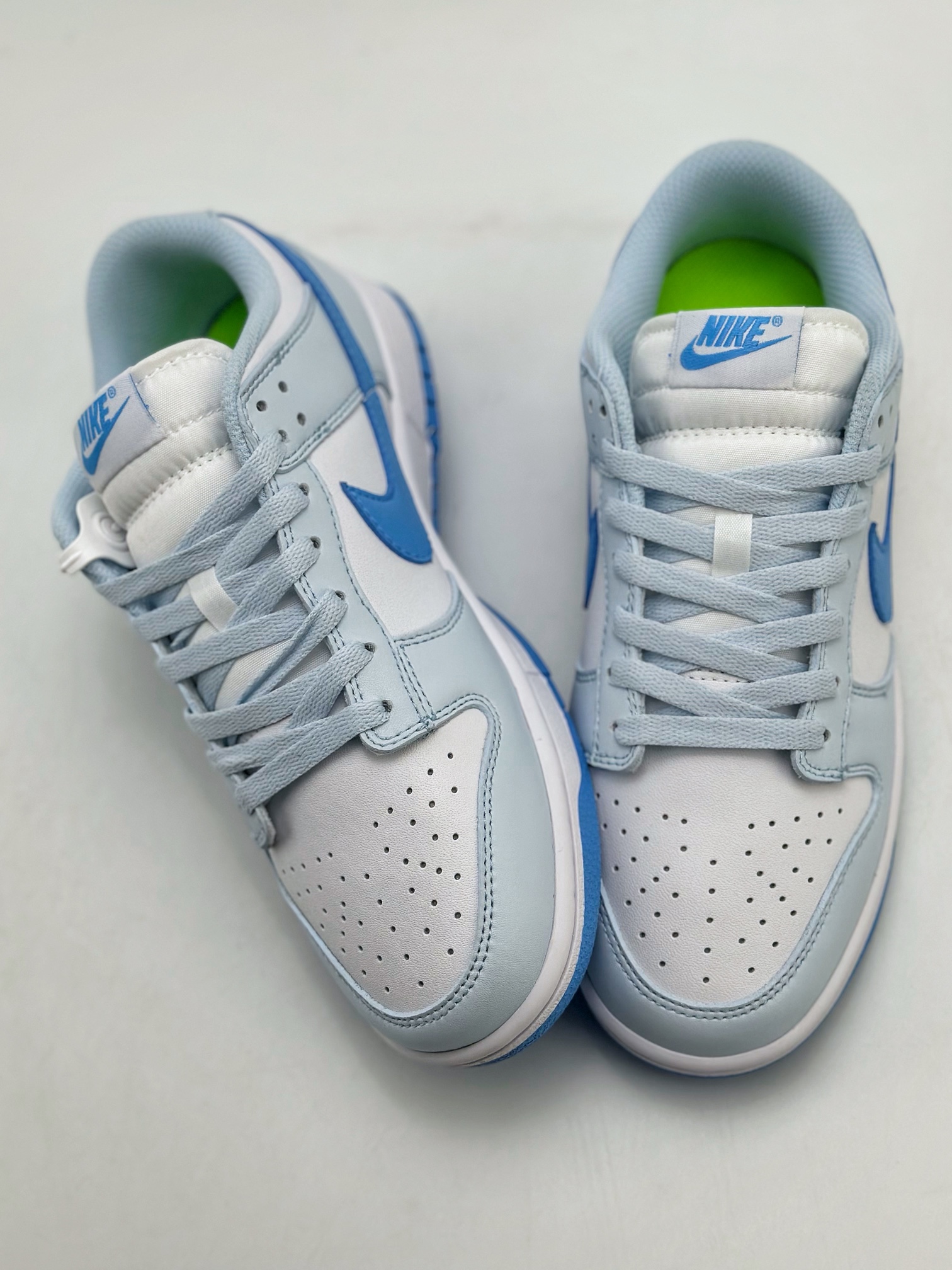 220 NIKE SB Dunk Low “Blue Tint” 浅蓝白 DD1873-400