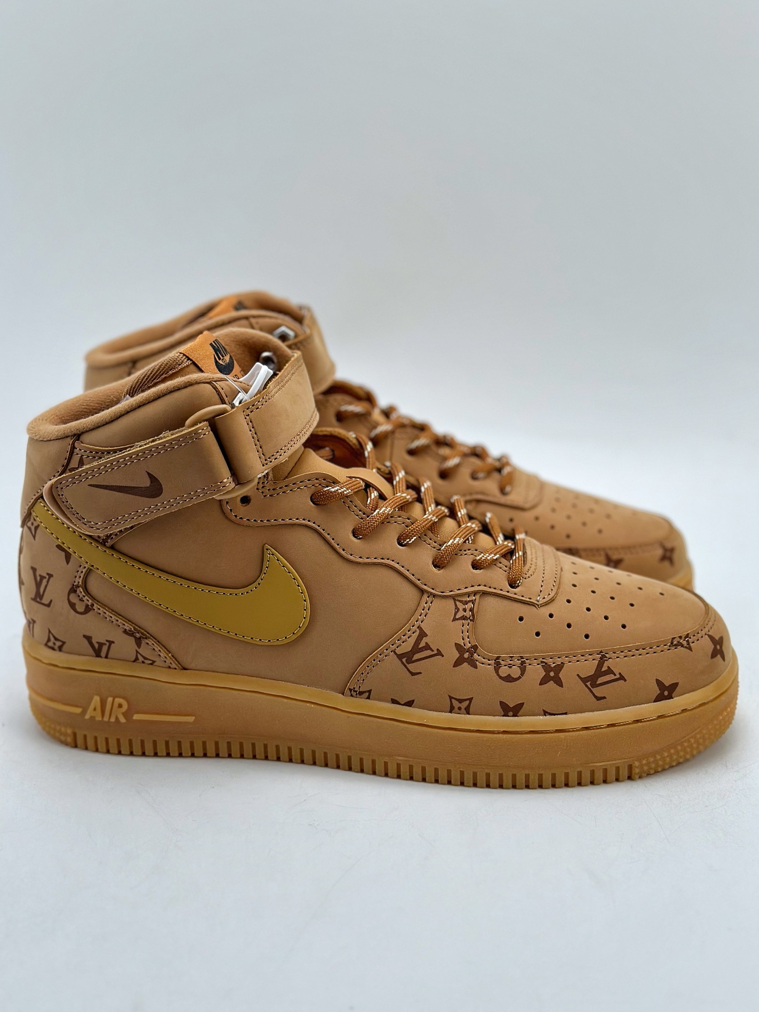 240 Nike Air Force 1 Mid 07 x Louis Vuitton 小麦中 DV9988-500