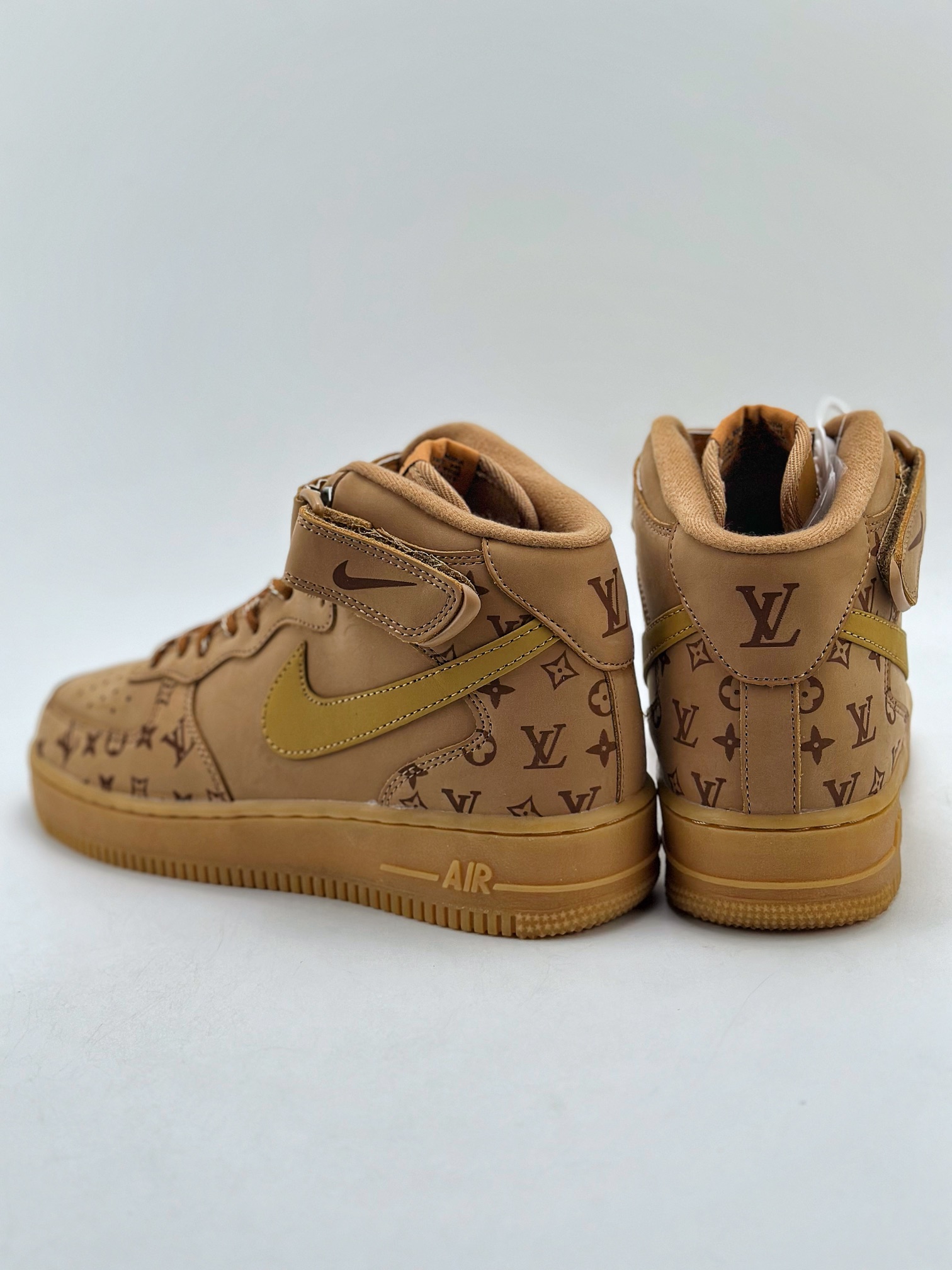 240 Nike Air Force 1 Mid 07 x Louis Vuitton 小麦中 DV9988-500