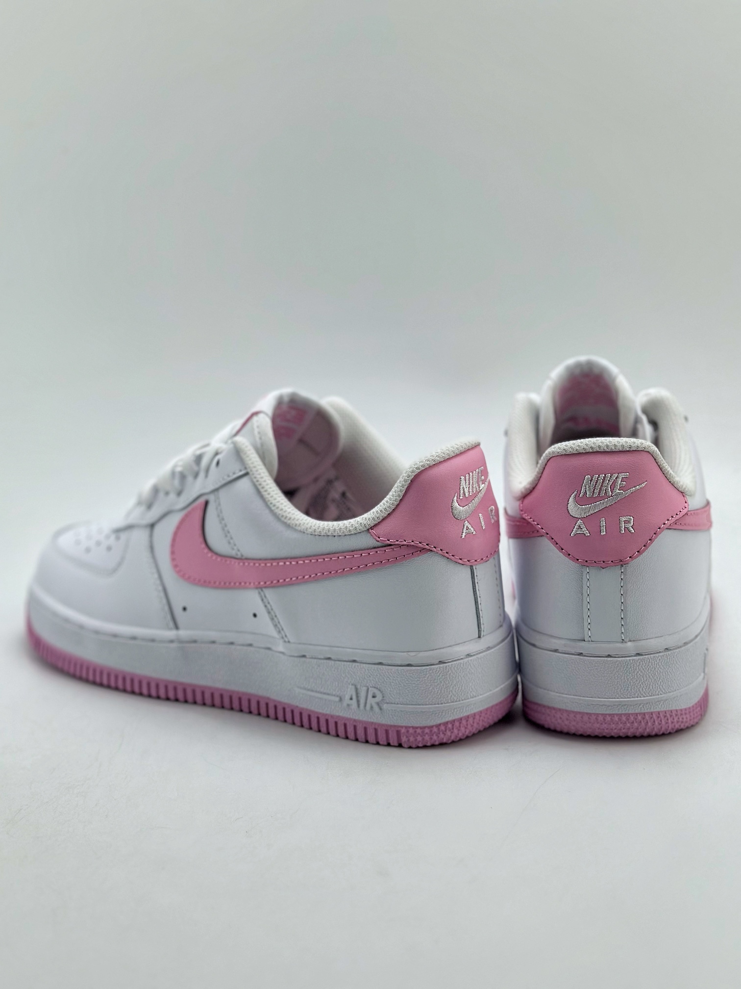 200 Nike Air Force 1 Low 07 白粉 FJ4146-101