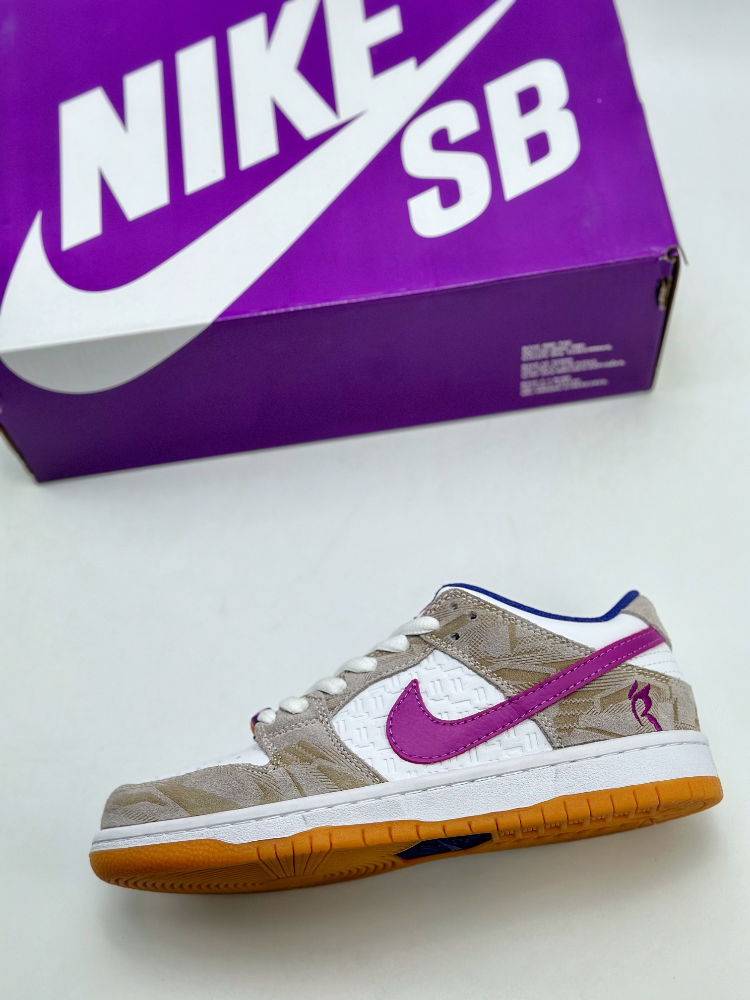 170 NIKE SB Dunk Low x Rayssa Leal 紫白 FZ5251-001