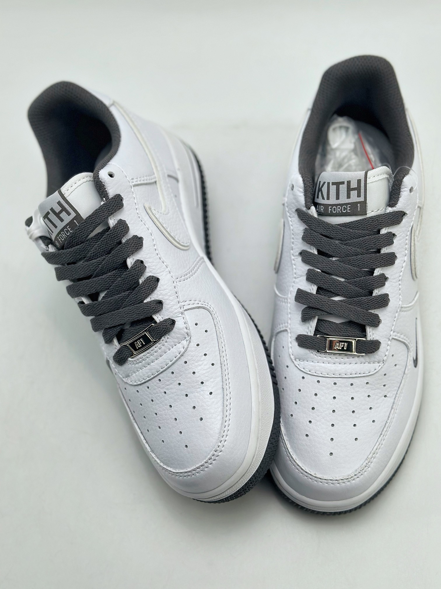 240 Nike Air Force 1 Low 07 KITH 联名白深灰 KT1659-010