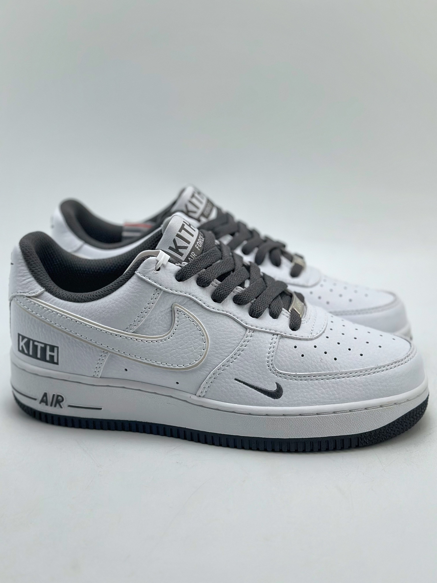 240 Nike Air Force 1 Low 07 KITH 联名白深灰 KT1659-010