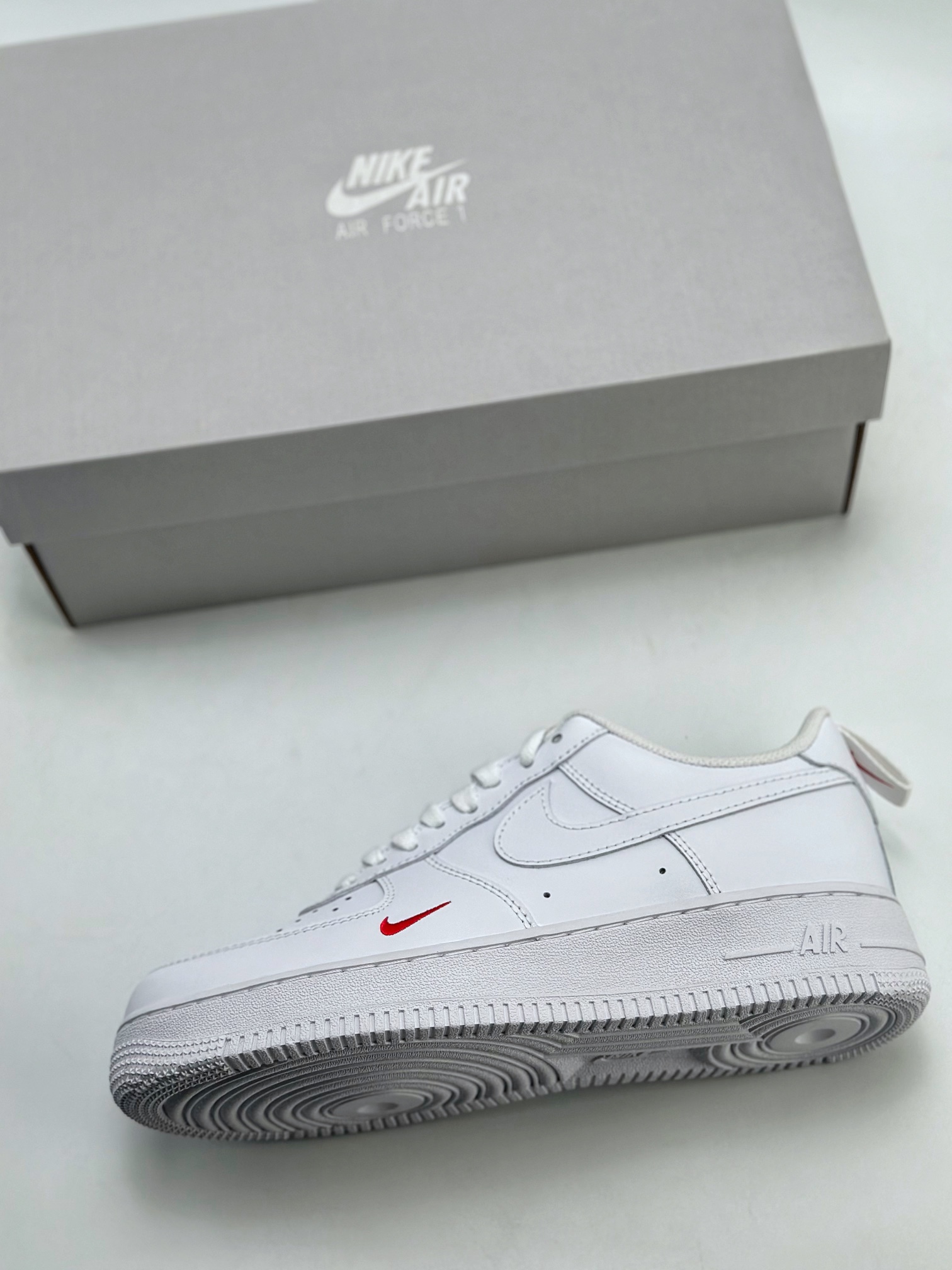 200 Nike Air Force 1 Low 07 白红小勾 FZ7187-100