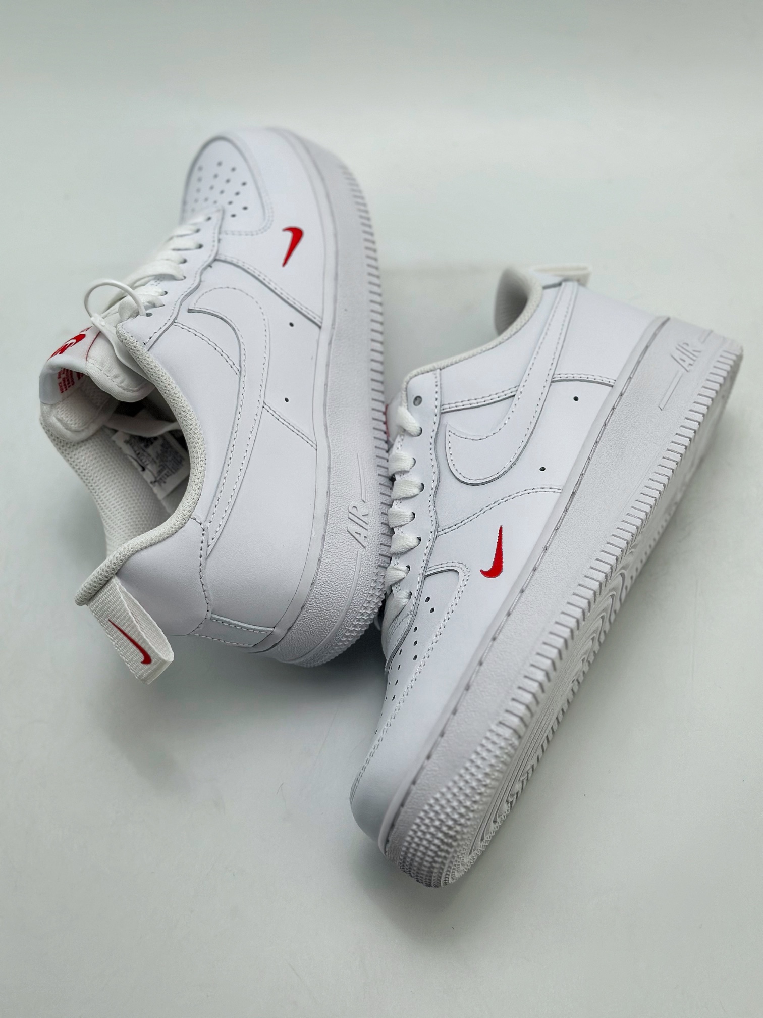 200 Nike Air Force 1 Low 07 白红小勾 FZ7187-100